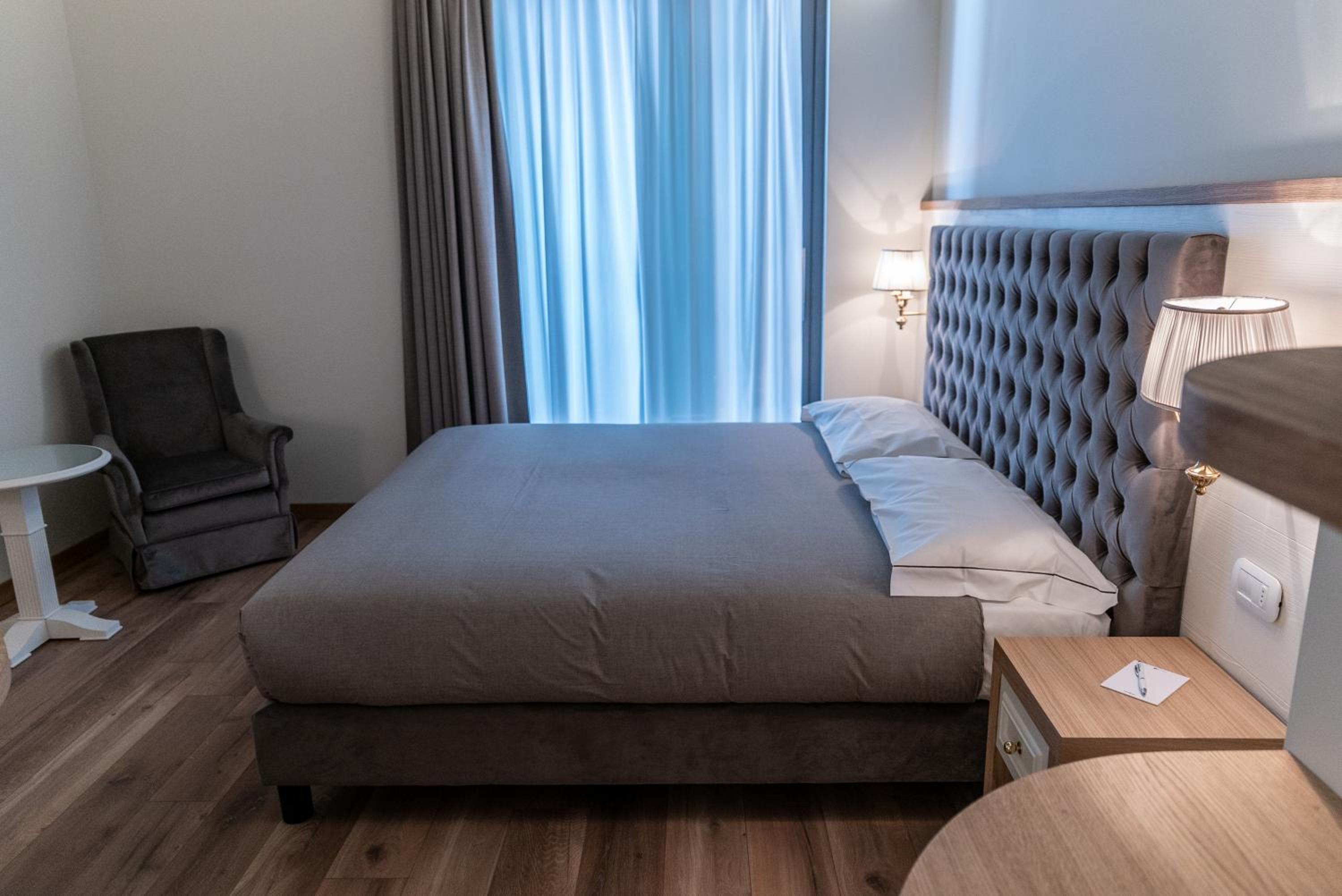 Deluxe Double or Twin Room - Photo 3