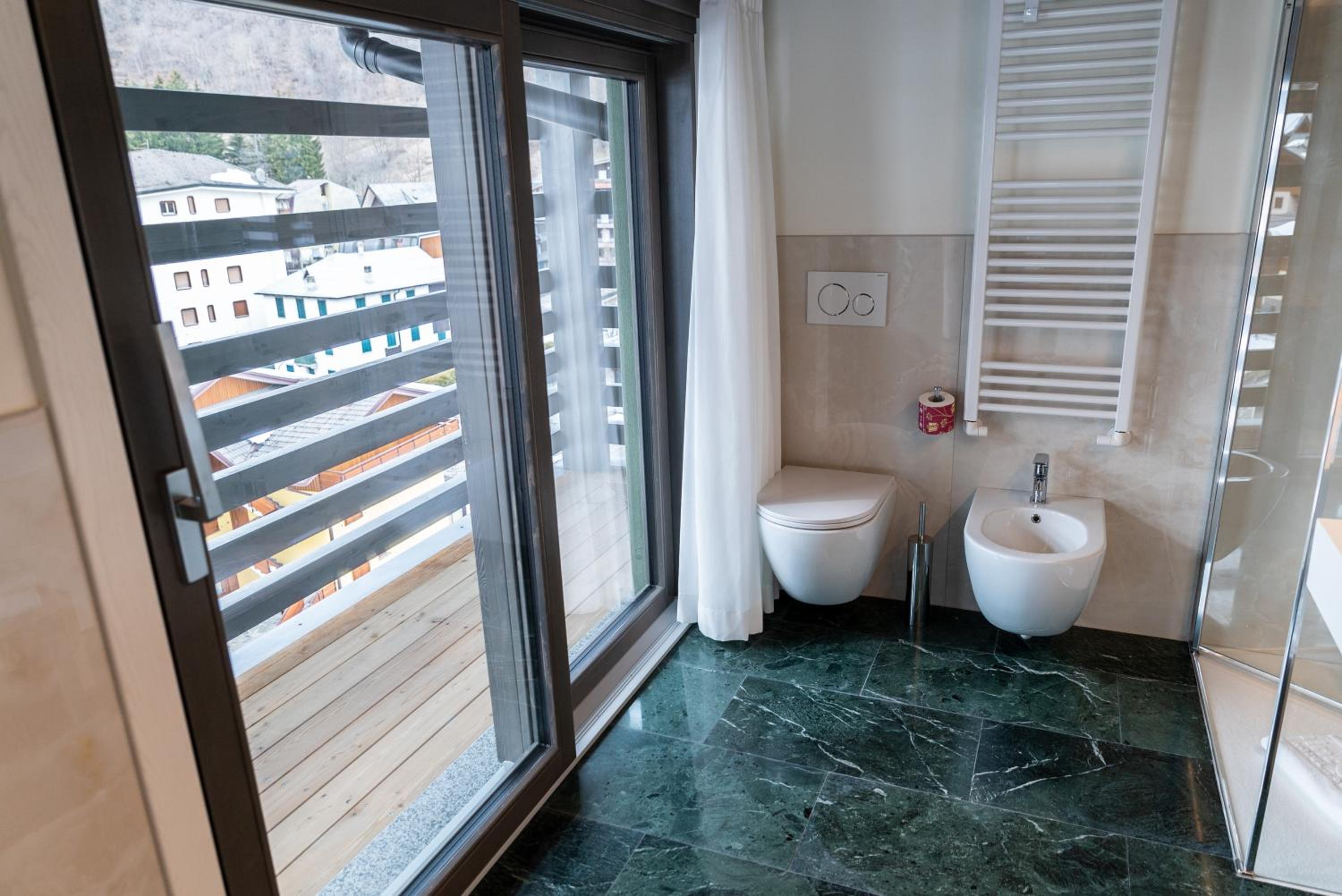 Superior Suite - Photo 4