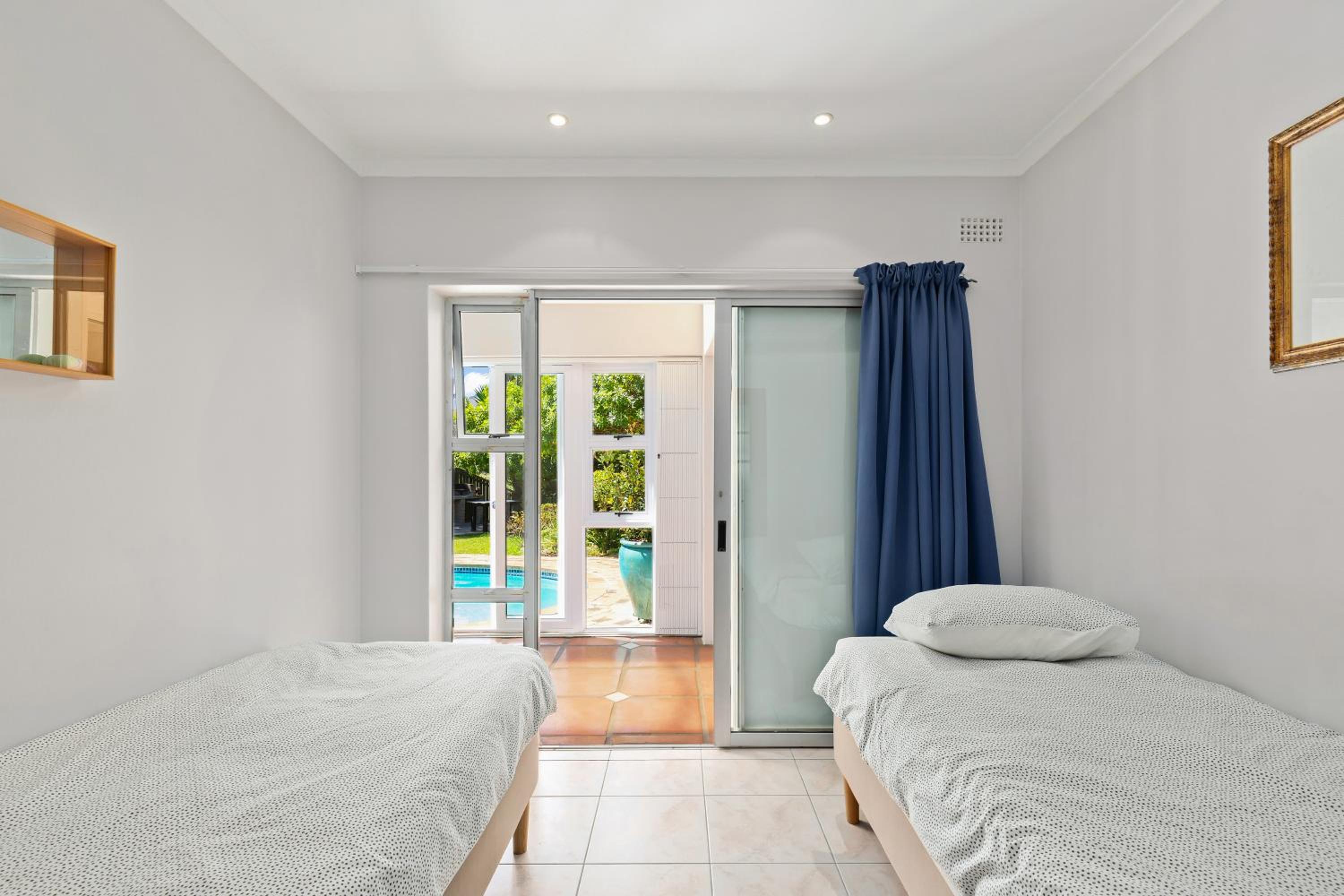 Four-Bedroom House photo 1
