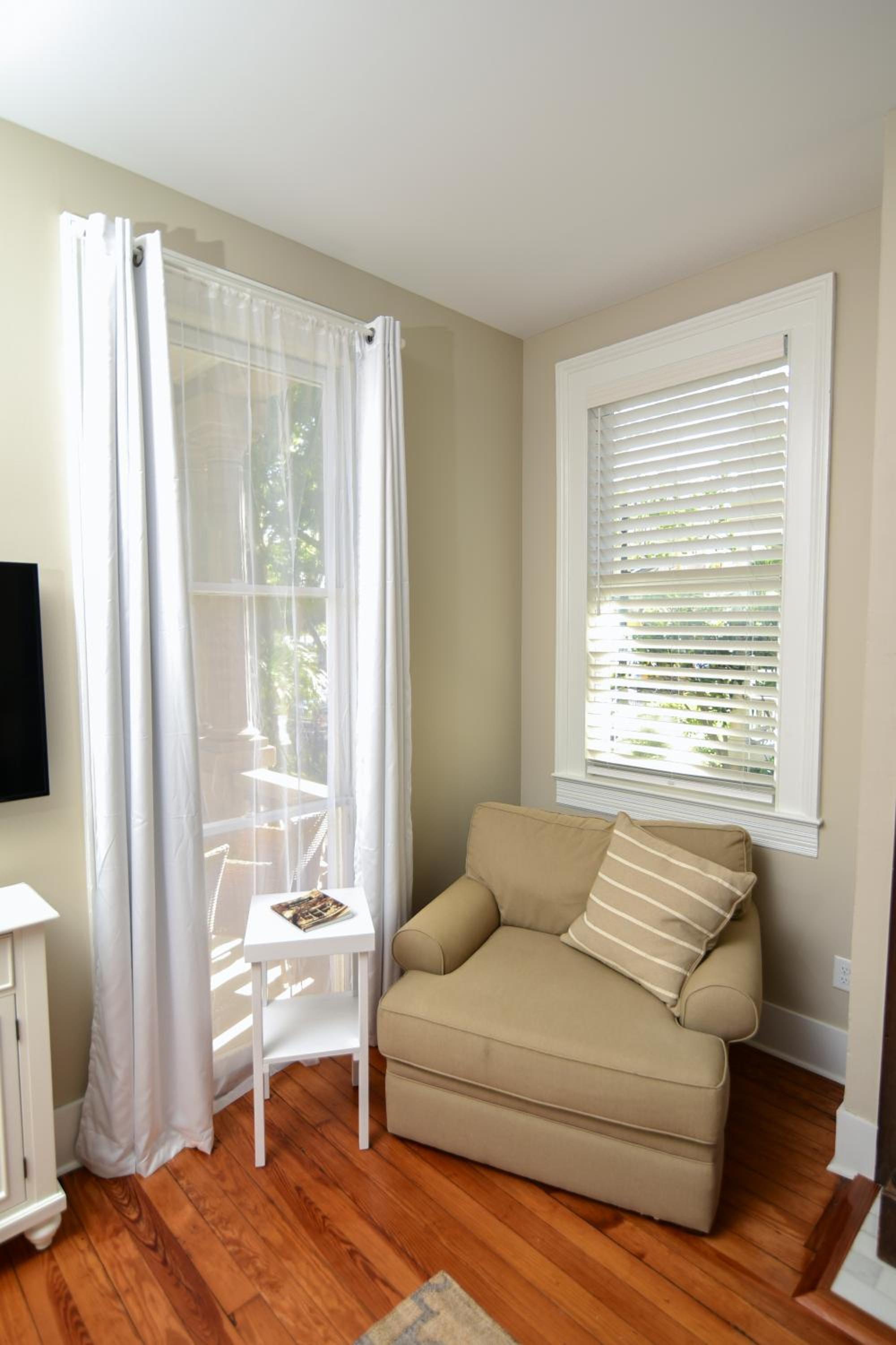 King Room with Roll-In Shower - Disability Access