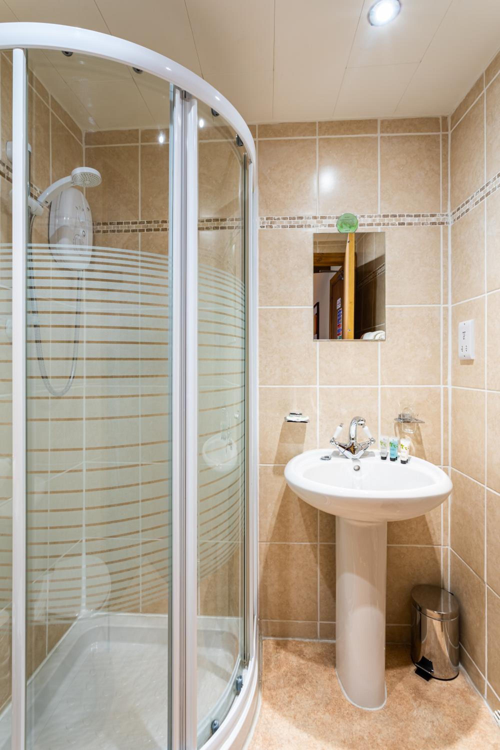 Double Room - Photo 2