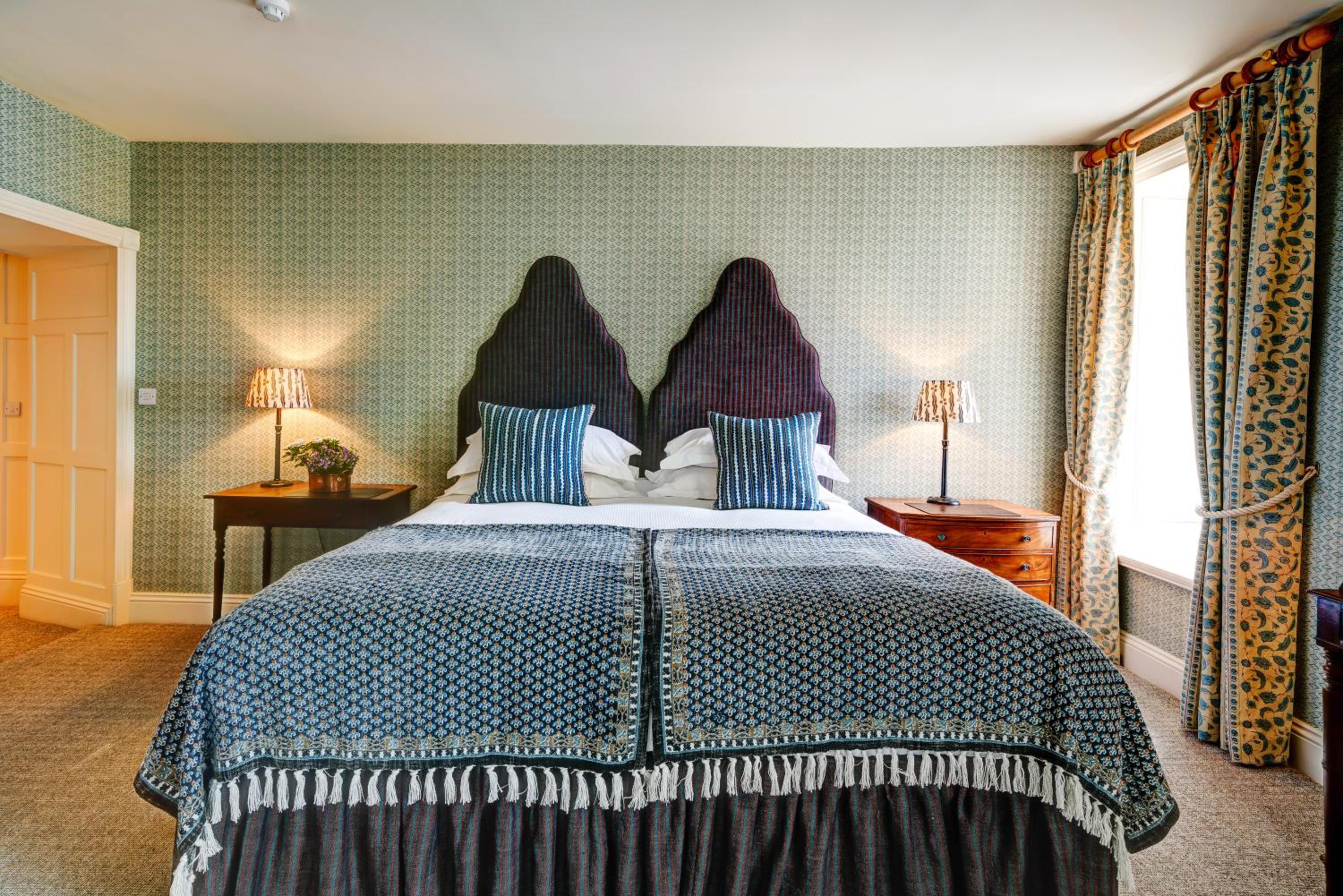 Deluxe King Room photo 2
