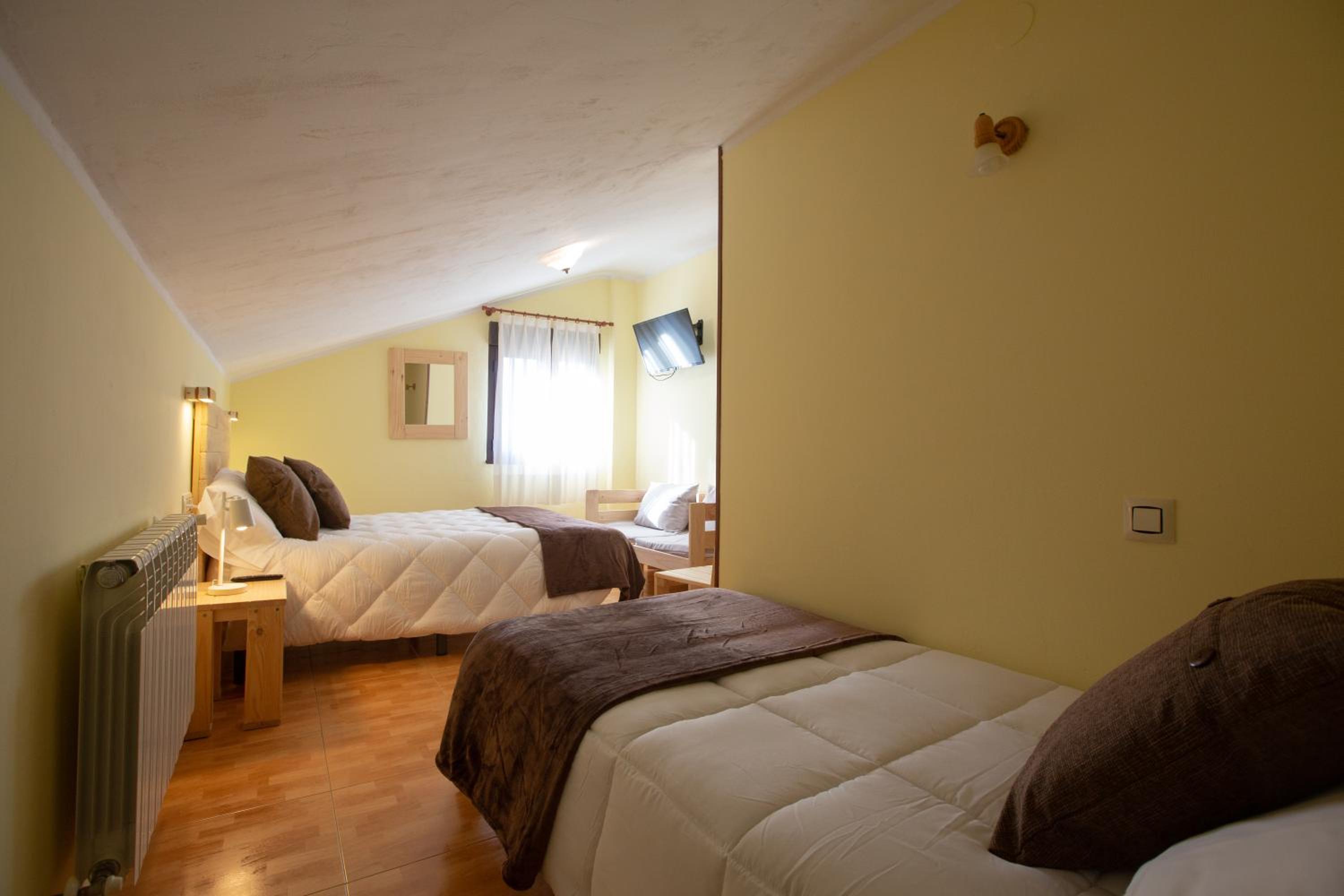 Basic Triple Room - Photo 2