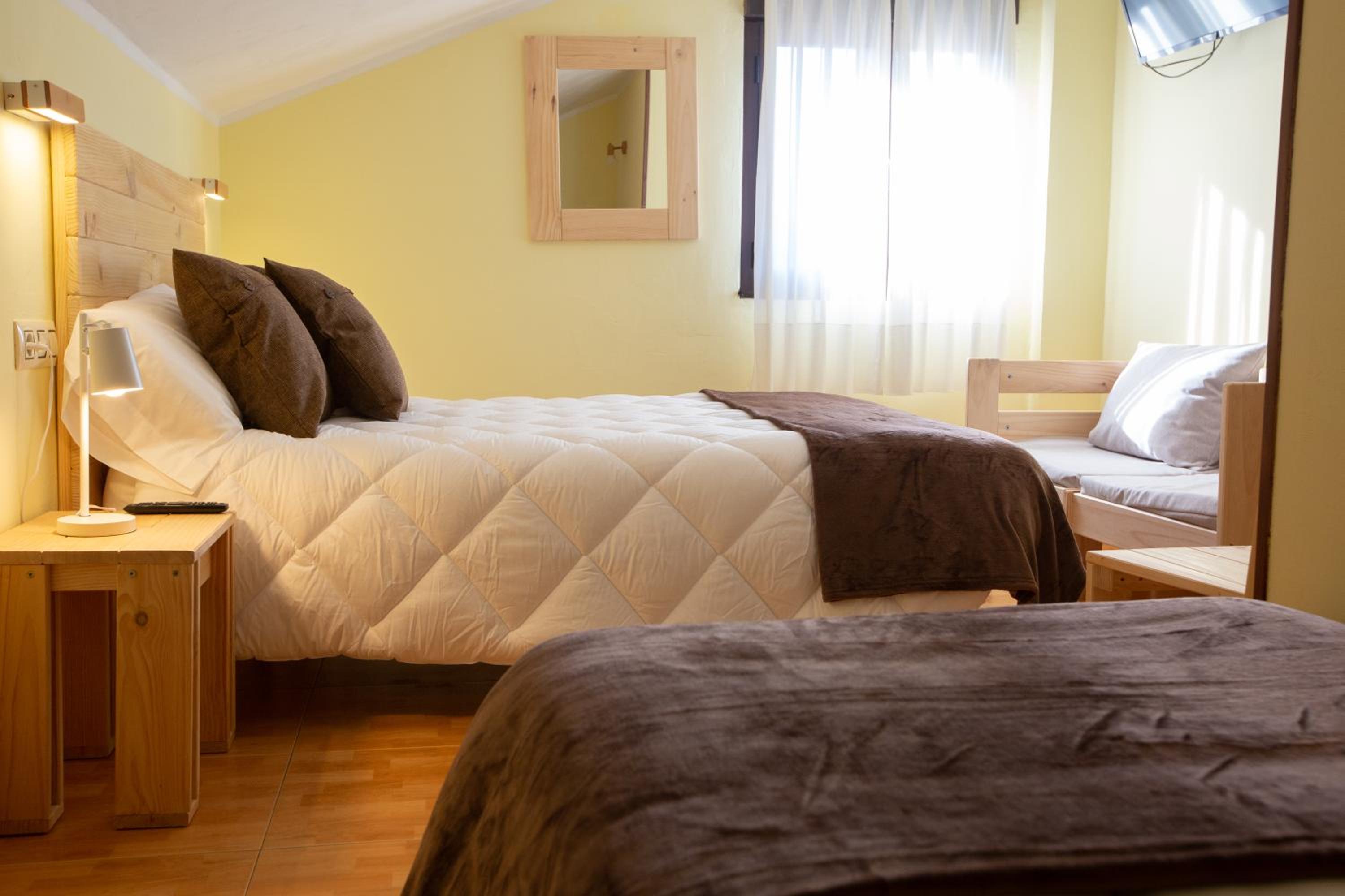 Basic Triple Room - Photo 21