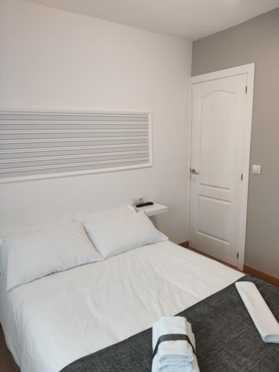 Budget Double Room - Photo 2