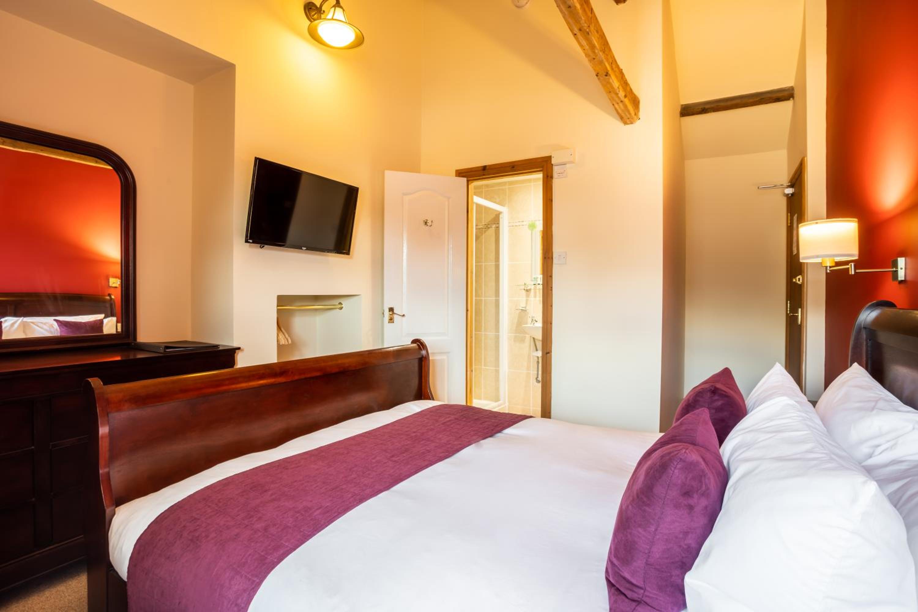 Double Room - Photo 13