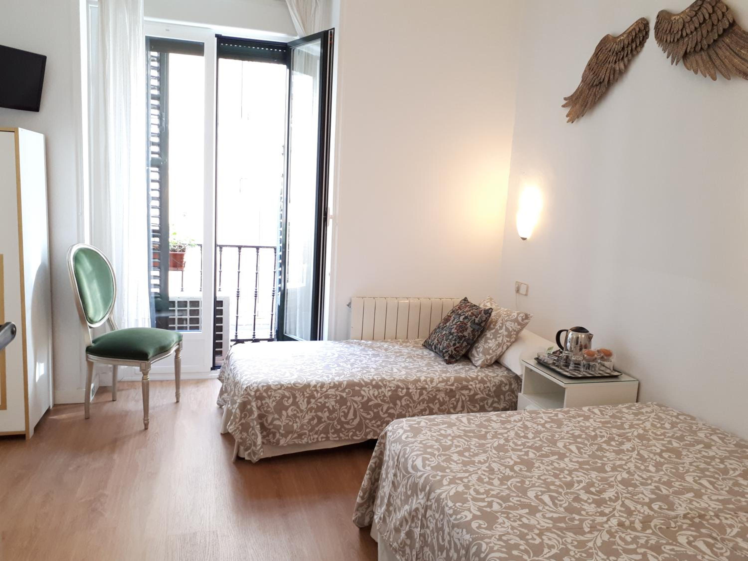 Double or Twin Room photo 3