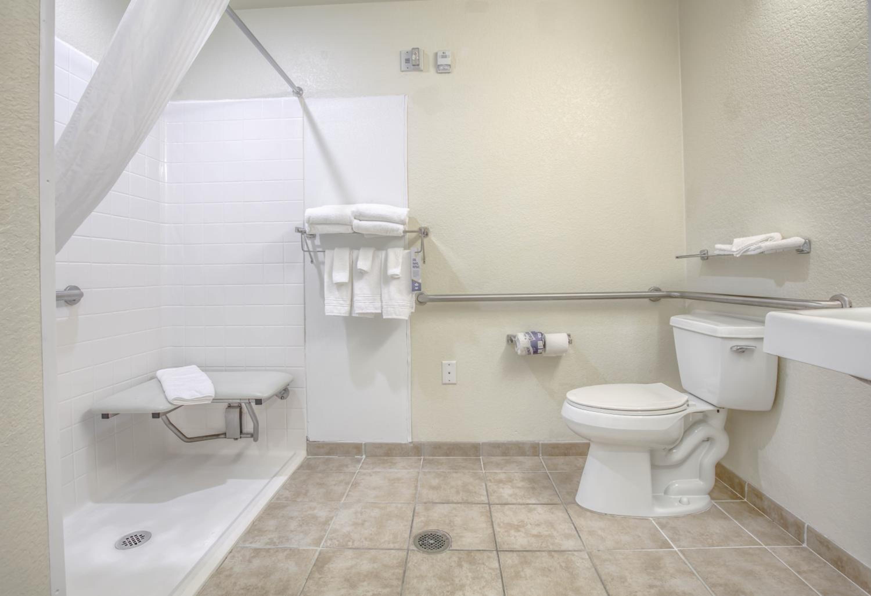 Queen Room - Disability Access/Non-Smoking - Photo 3