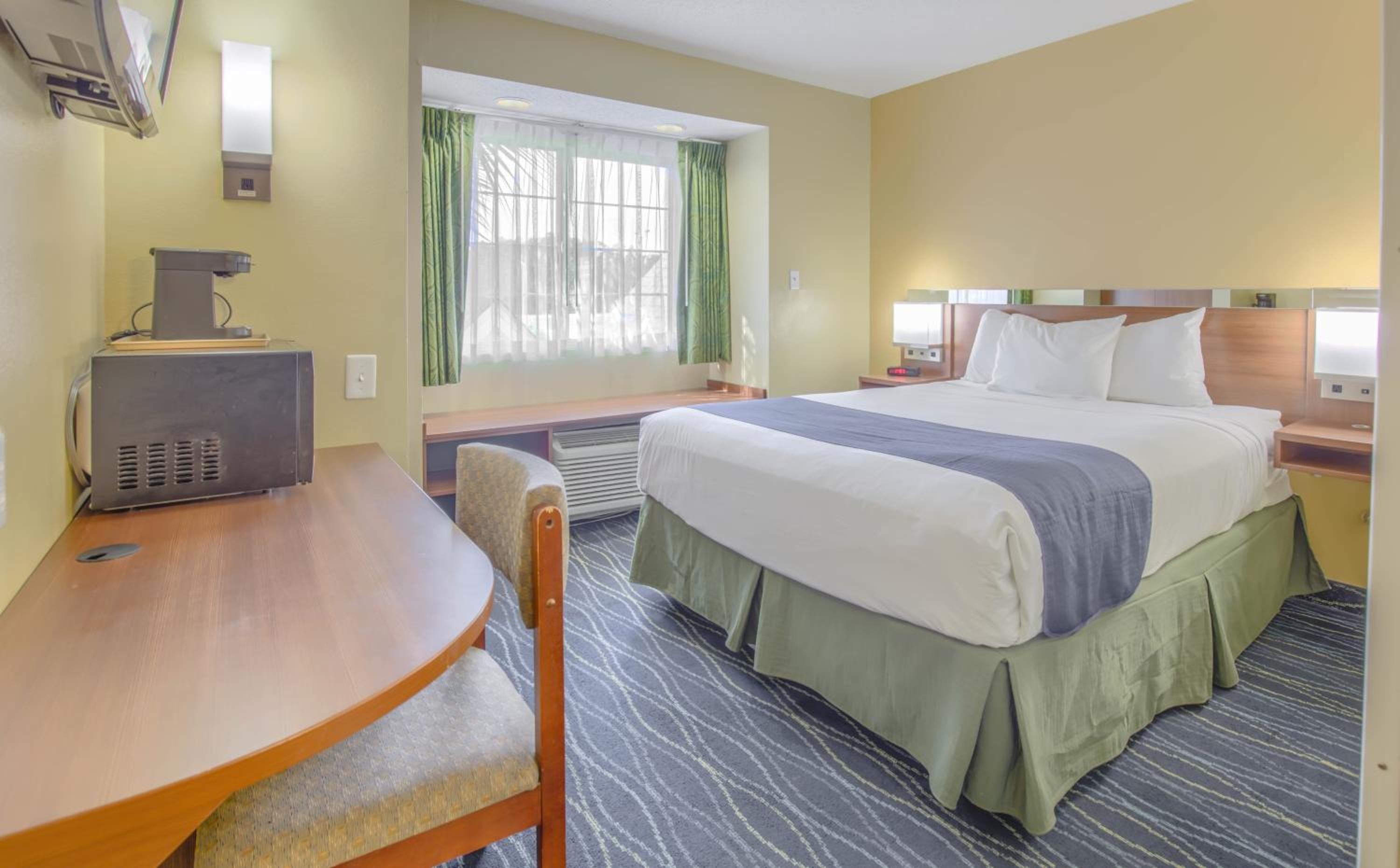 Queen Room - Disability Access/Non-Smoking - Photo 2