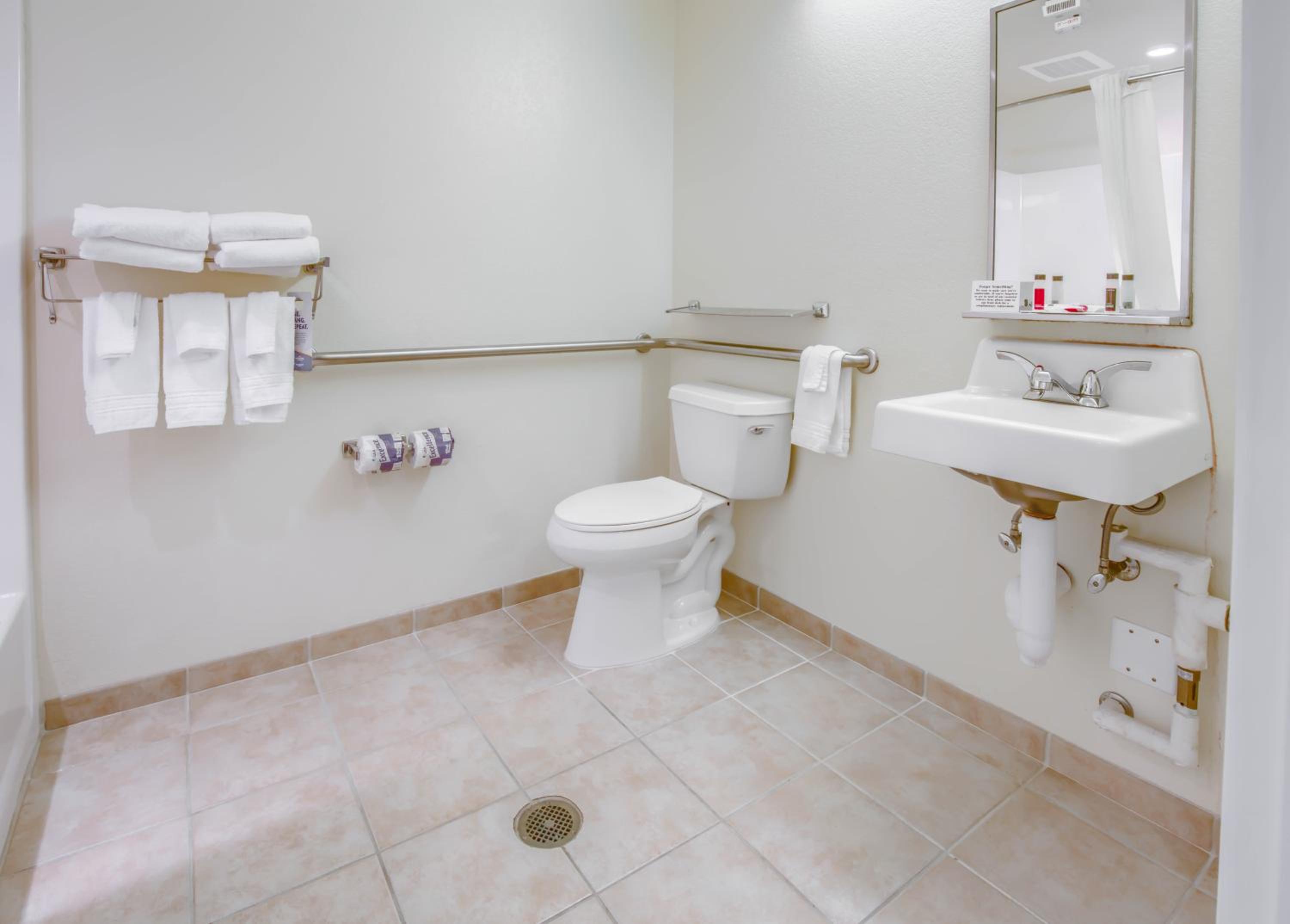 Queen Room - Disability Access/Non-Smoking - Photo 4