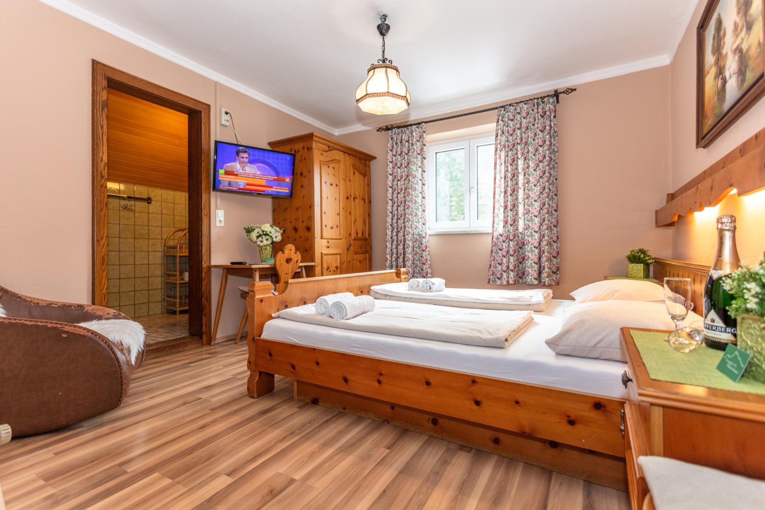 Standard Double Room photo 2