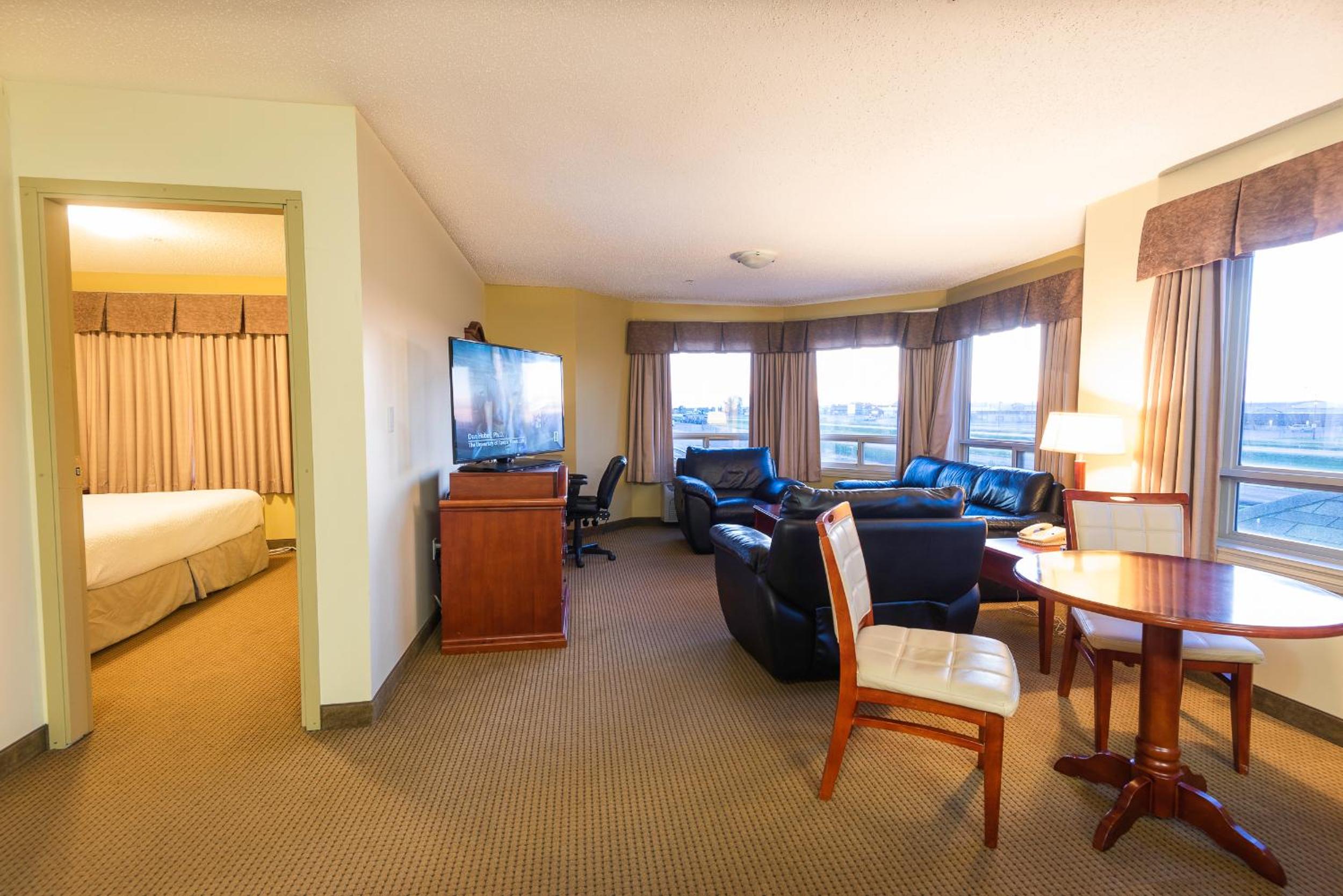 Deluxe Queen Studio with Two Queen Beds - Non-Smoking - Photo 2