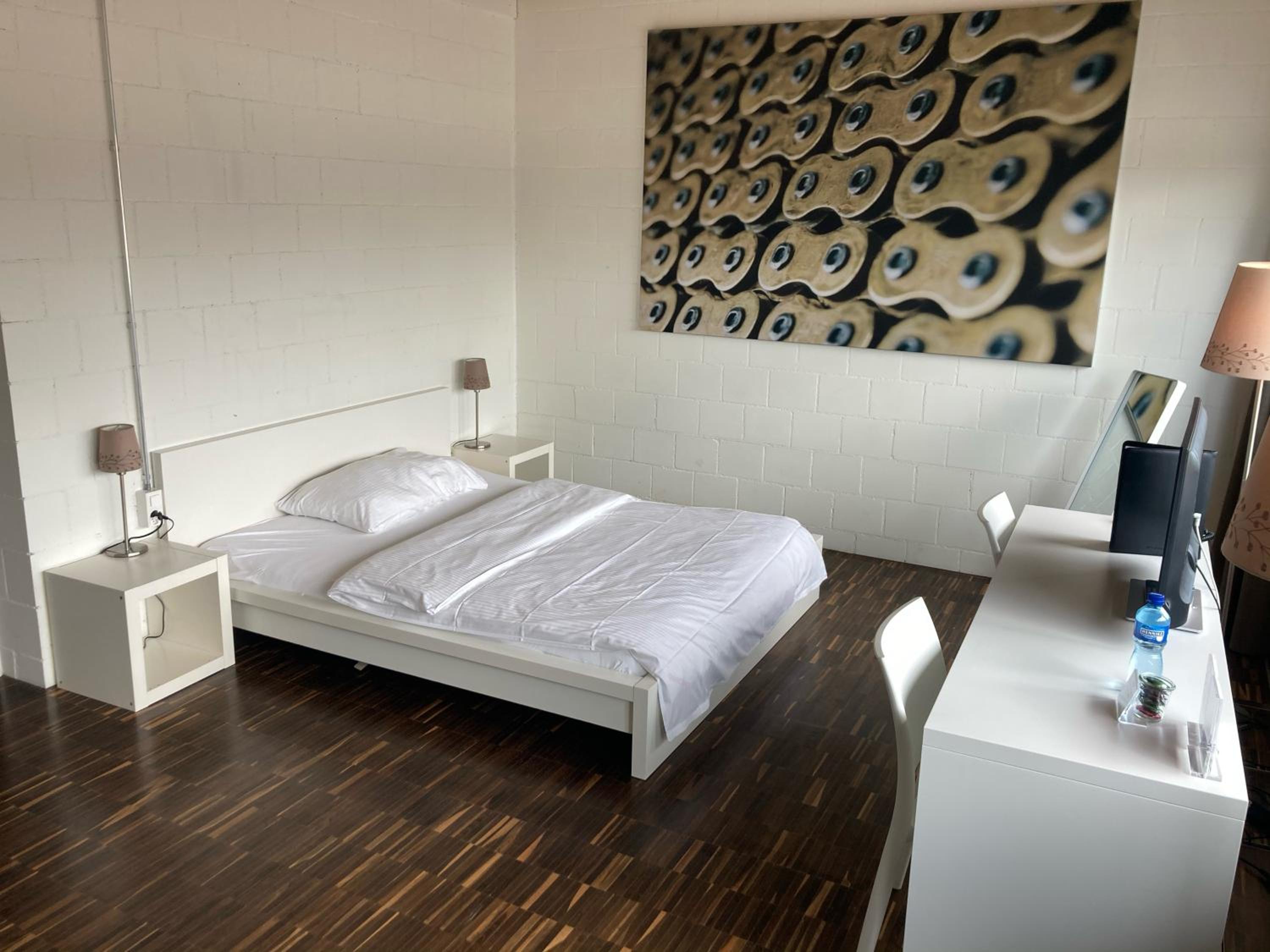 Large Double Room photo 1