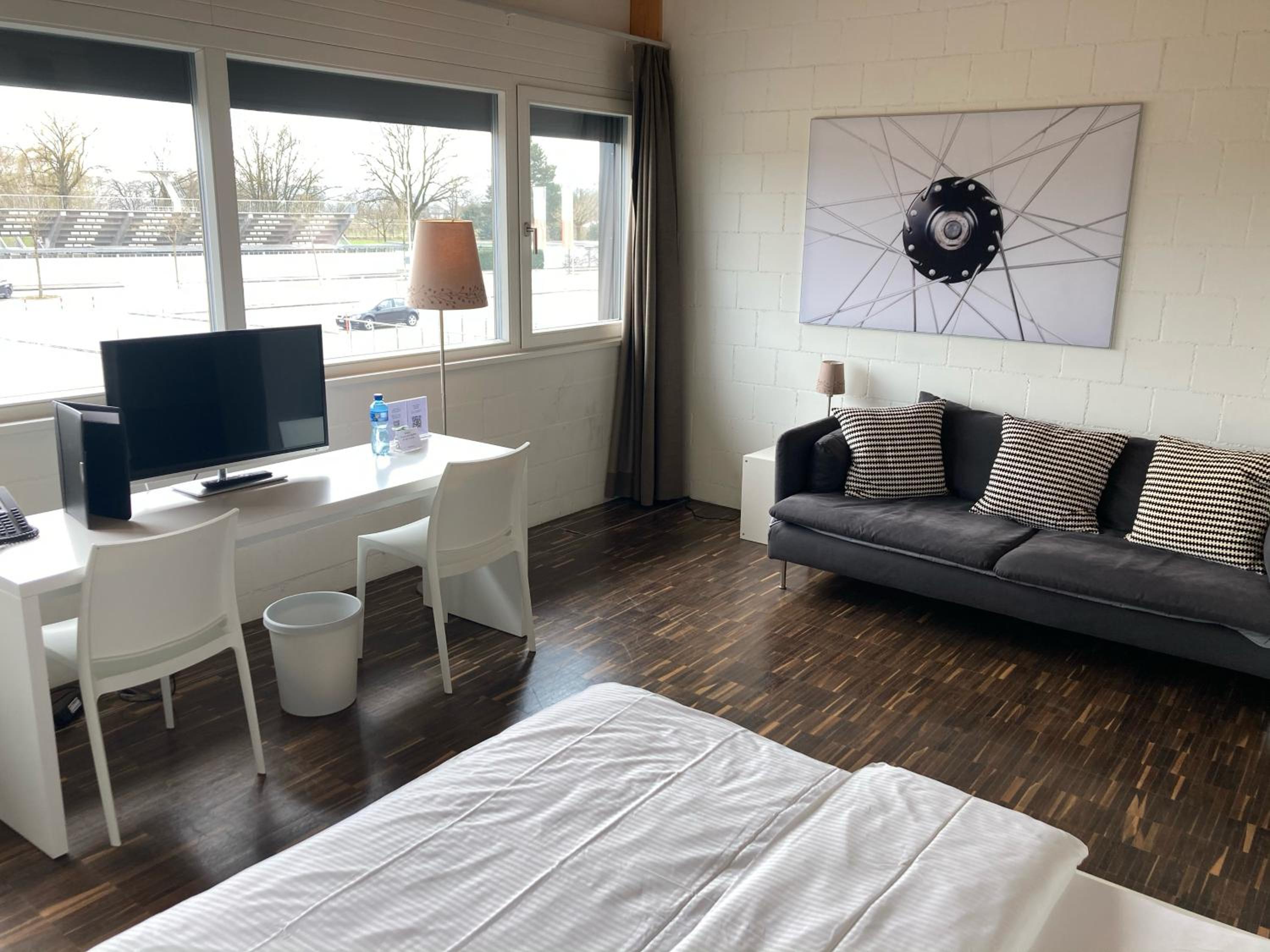 Large Double Room photo 3