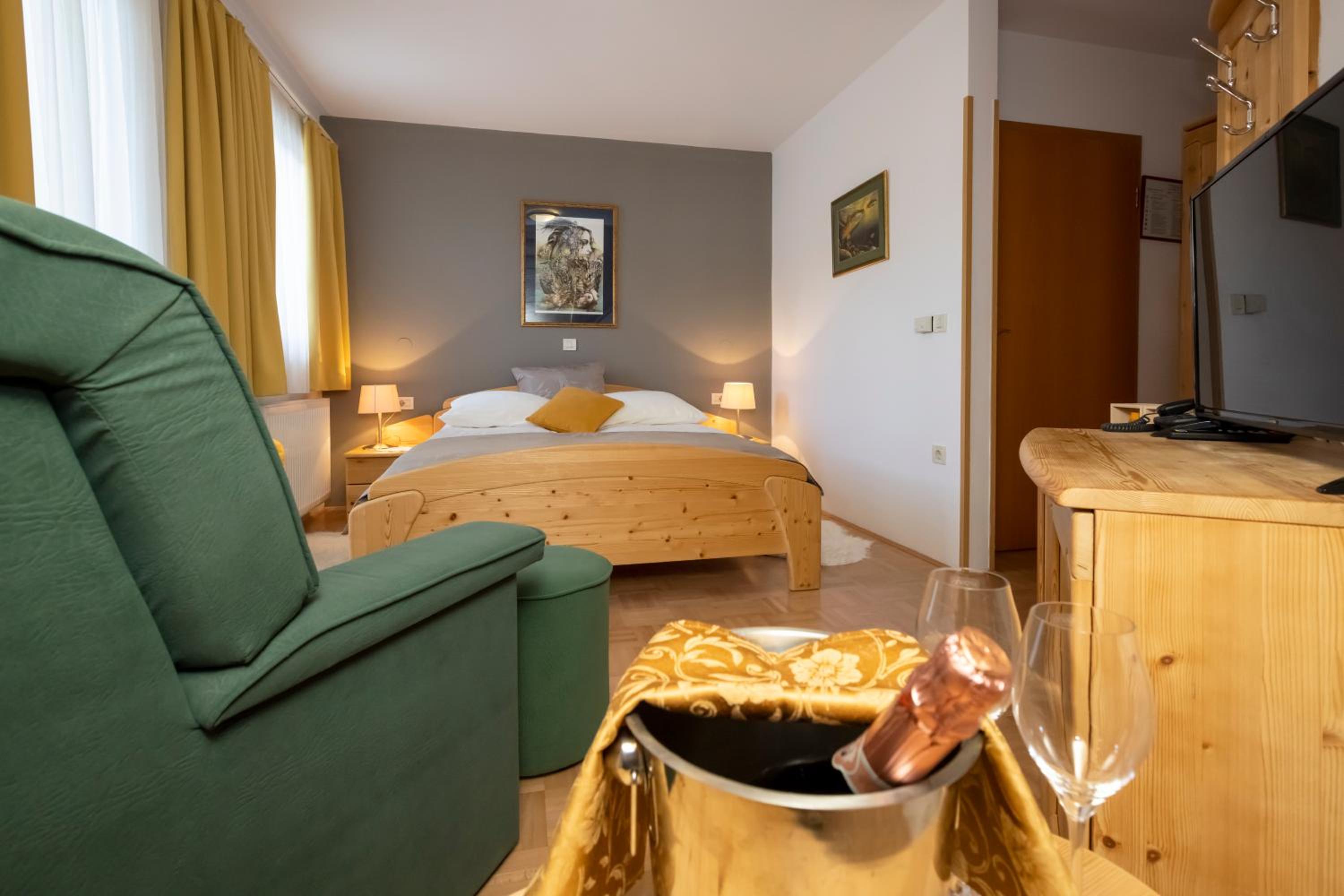 Double Room - Photo 24