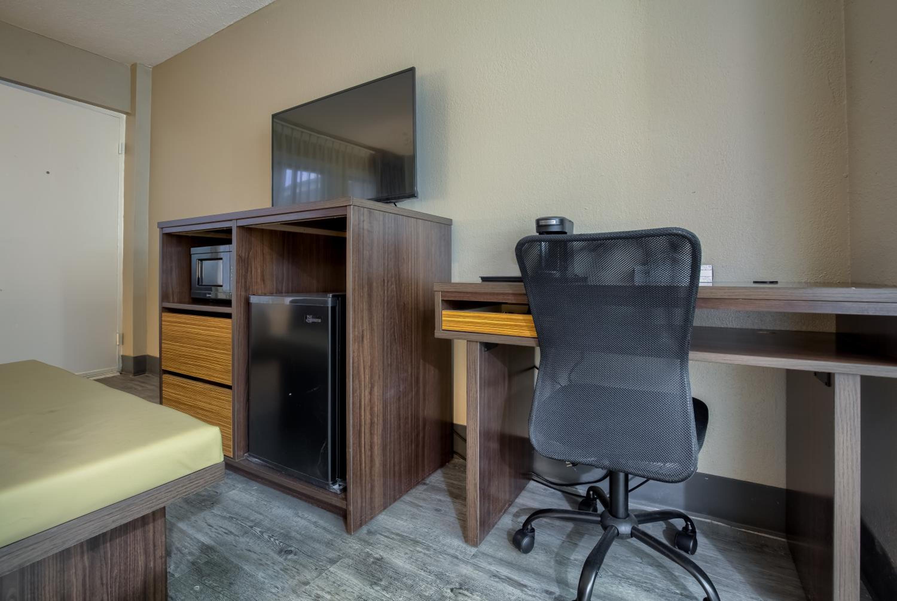King Studio Suite - Non-Smoking - Photo 2