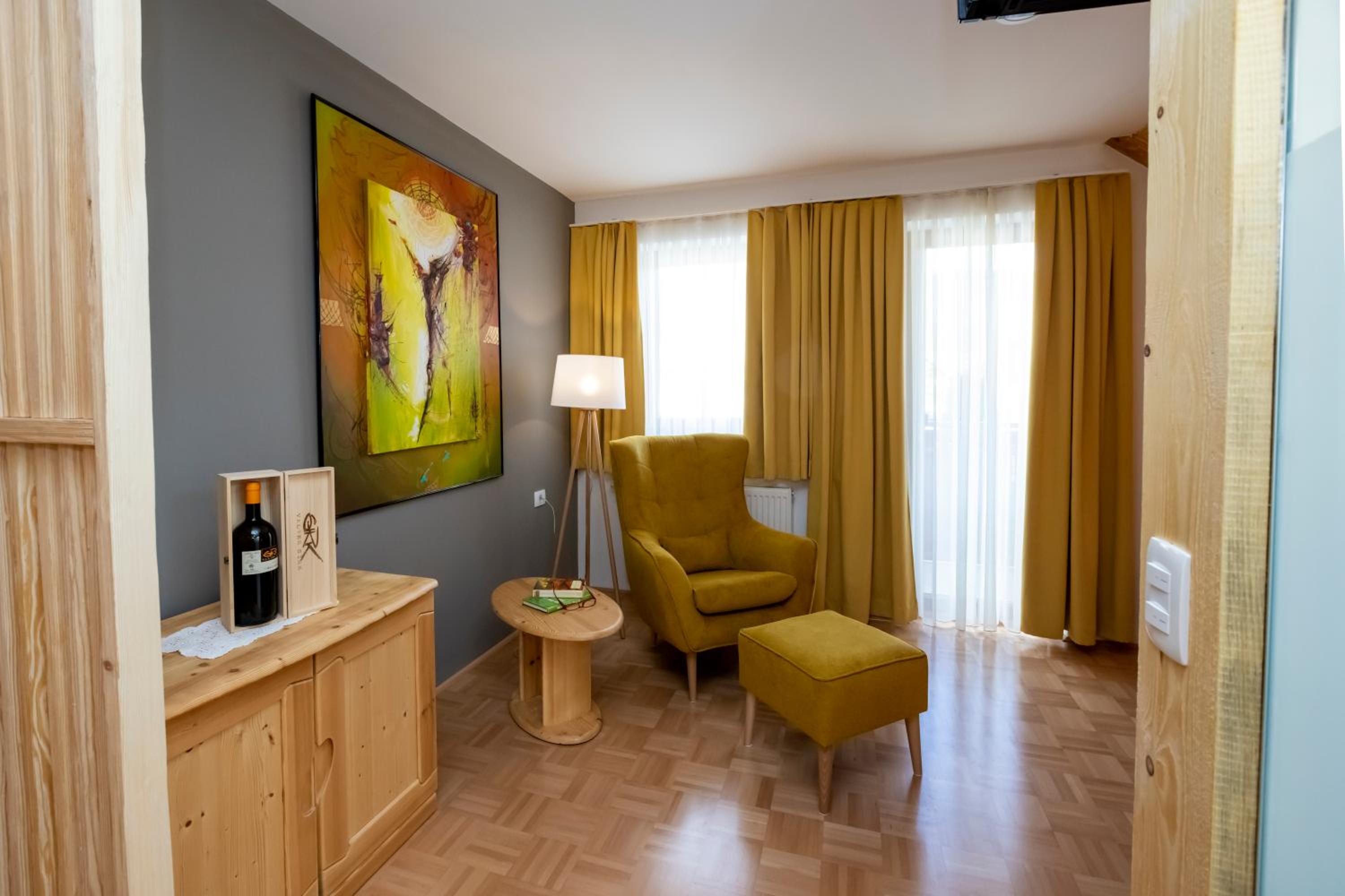 Double Room - Photo 10