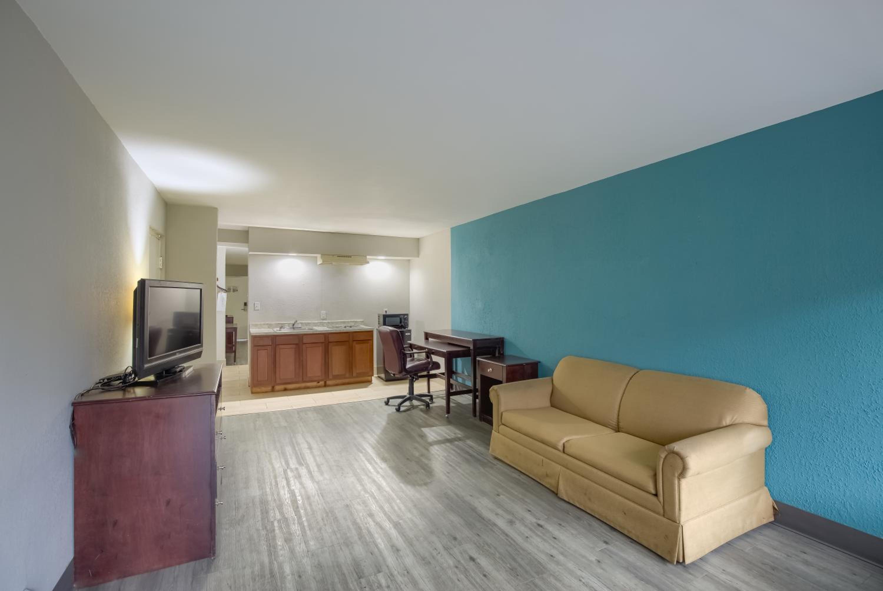 King Studio Suite - Non-Smoking - Photo 4