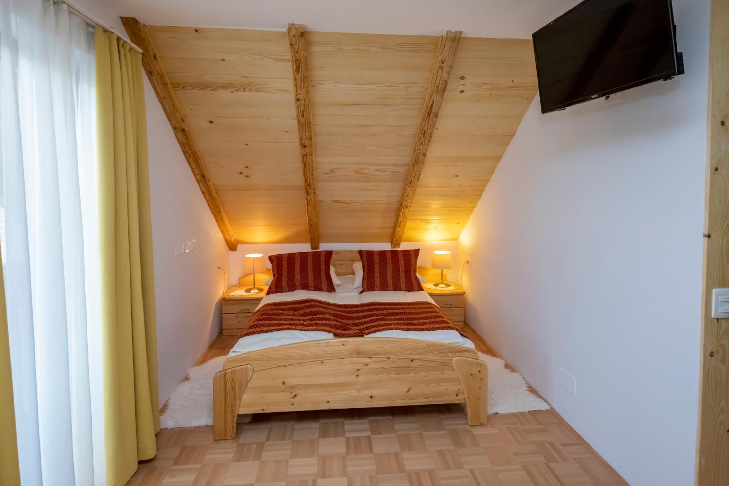Double Room - Photo 3