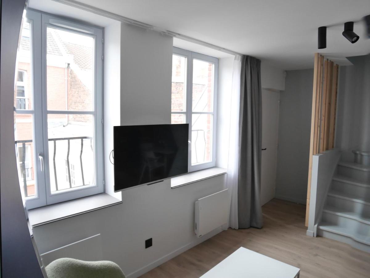 Apartment with Shower - Photo 8