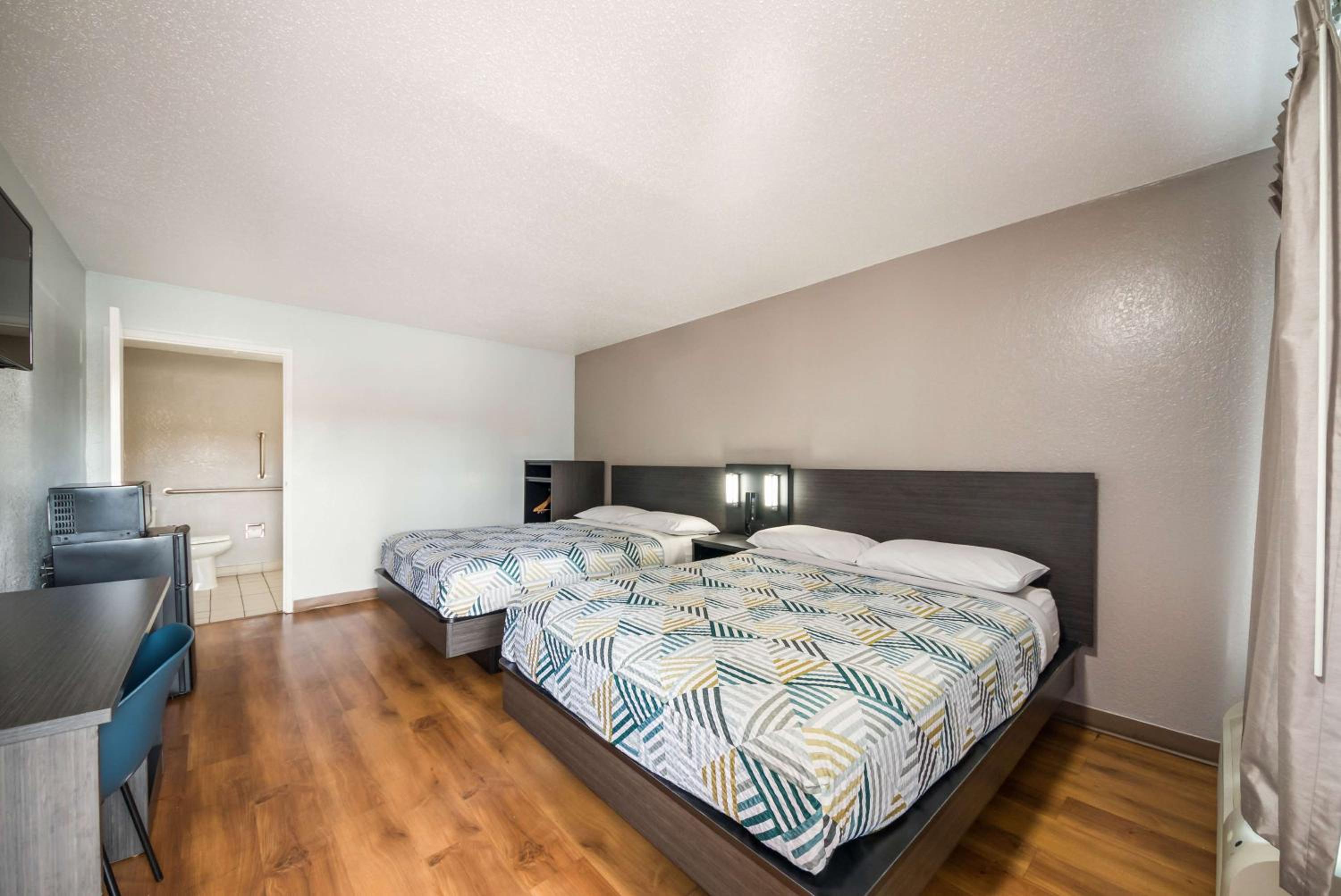 Deluxe Queen Room with Two Queen Beds
