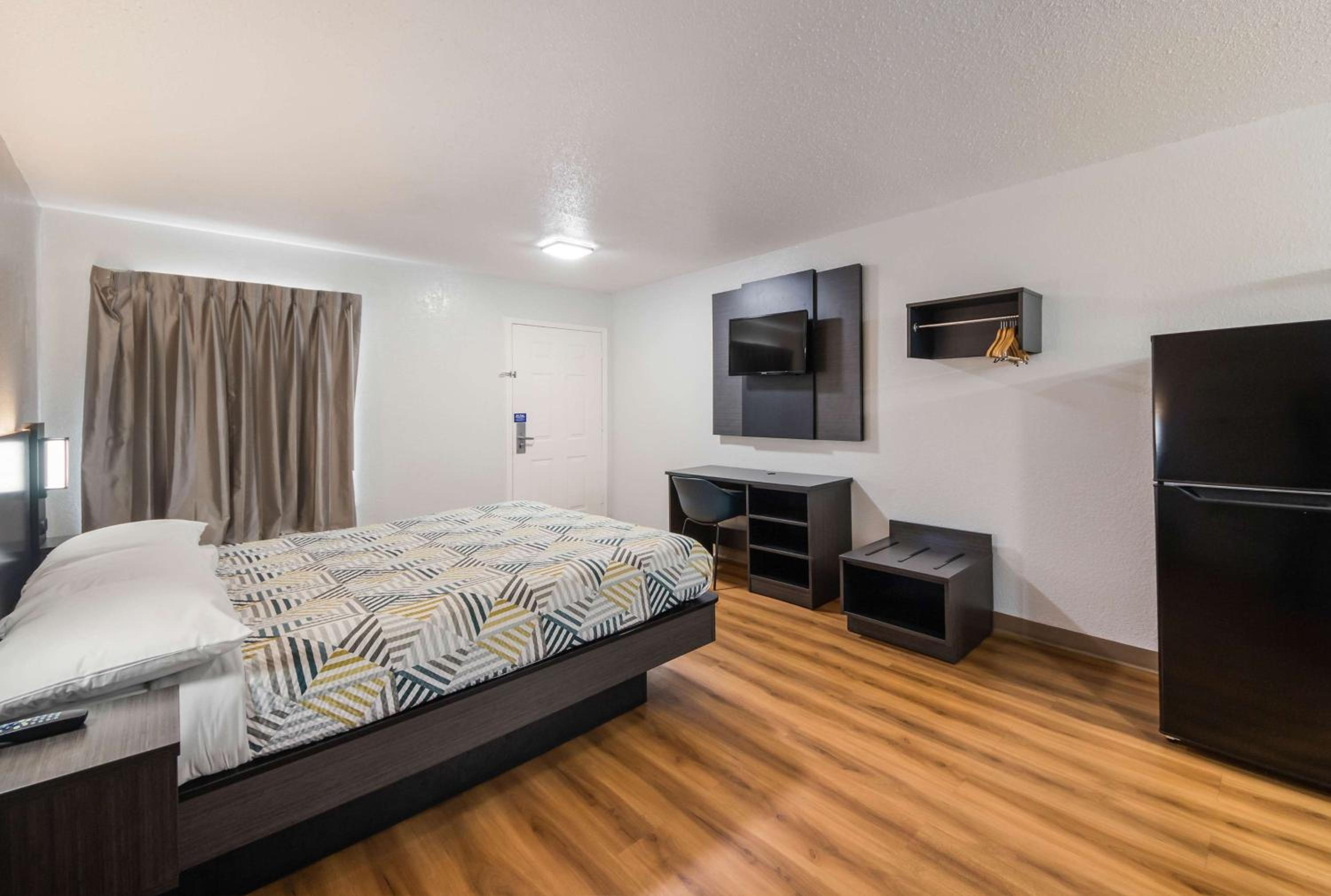 One-Bedroom Suite - Non-Smoking - Photo 1