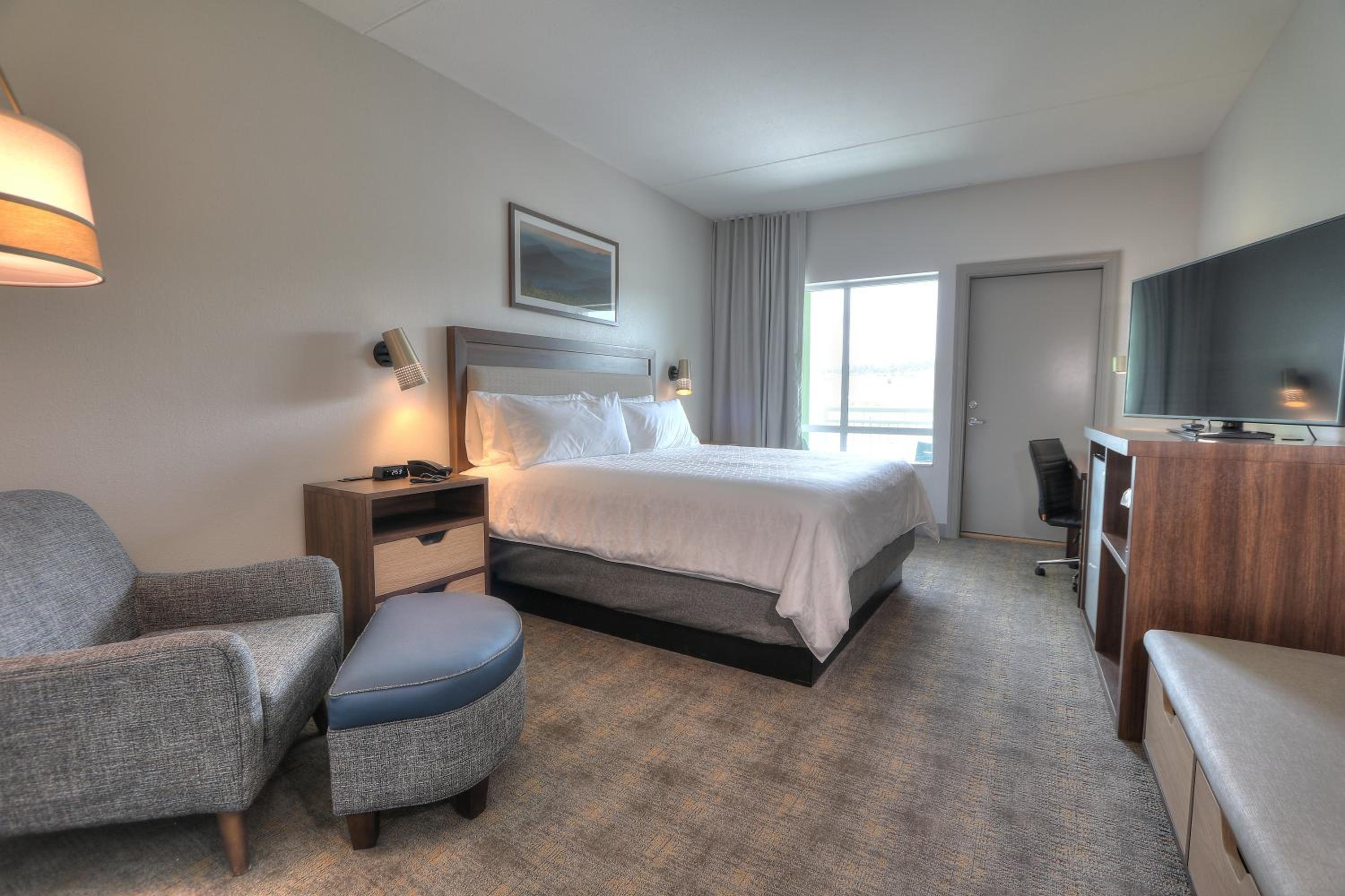 King Room with River Balcony and High Floor - Non-Smoking - Photo 8