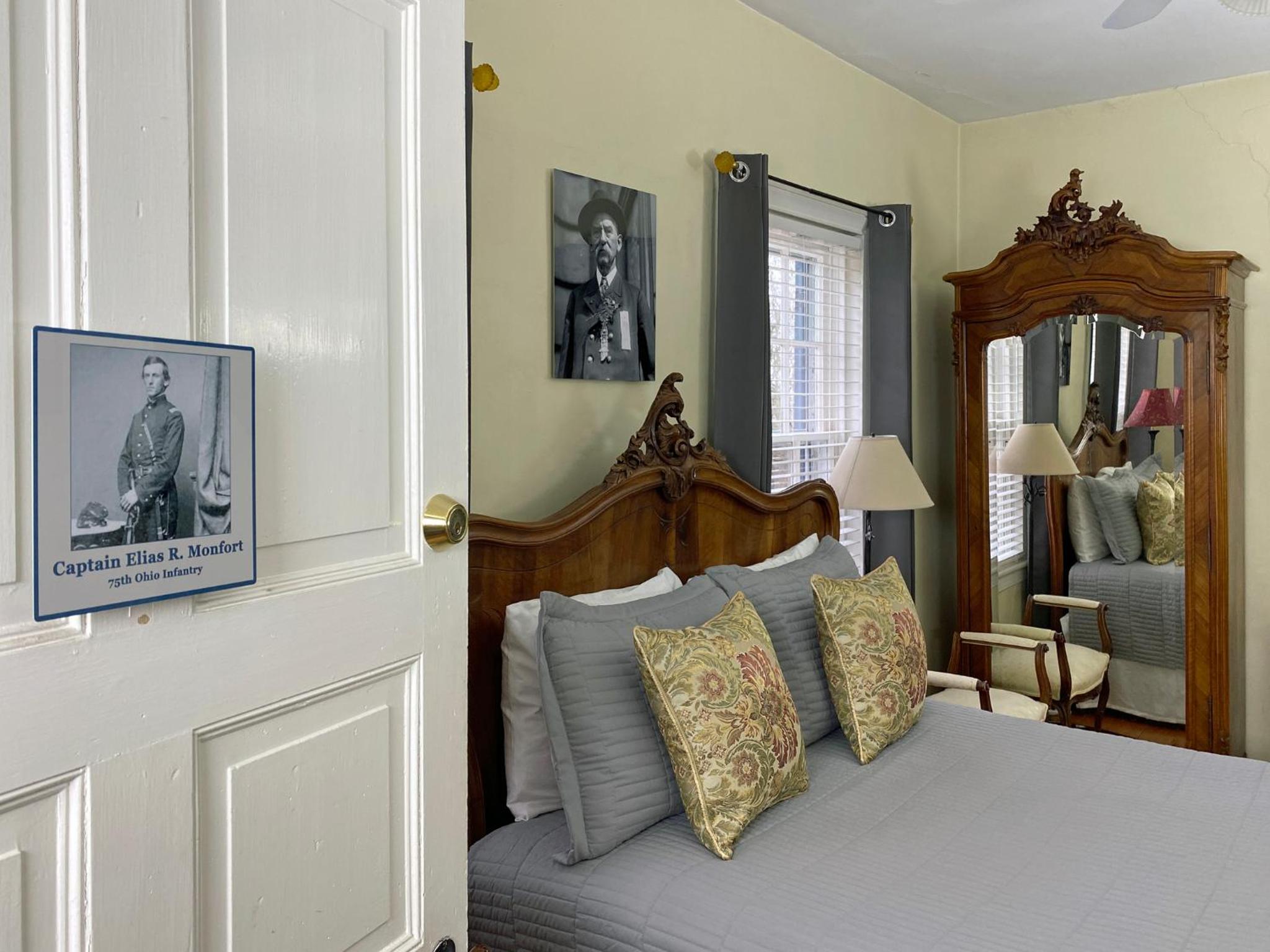 Queen Room photo 1