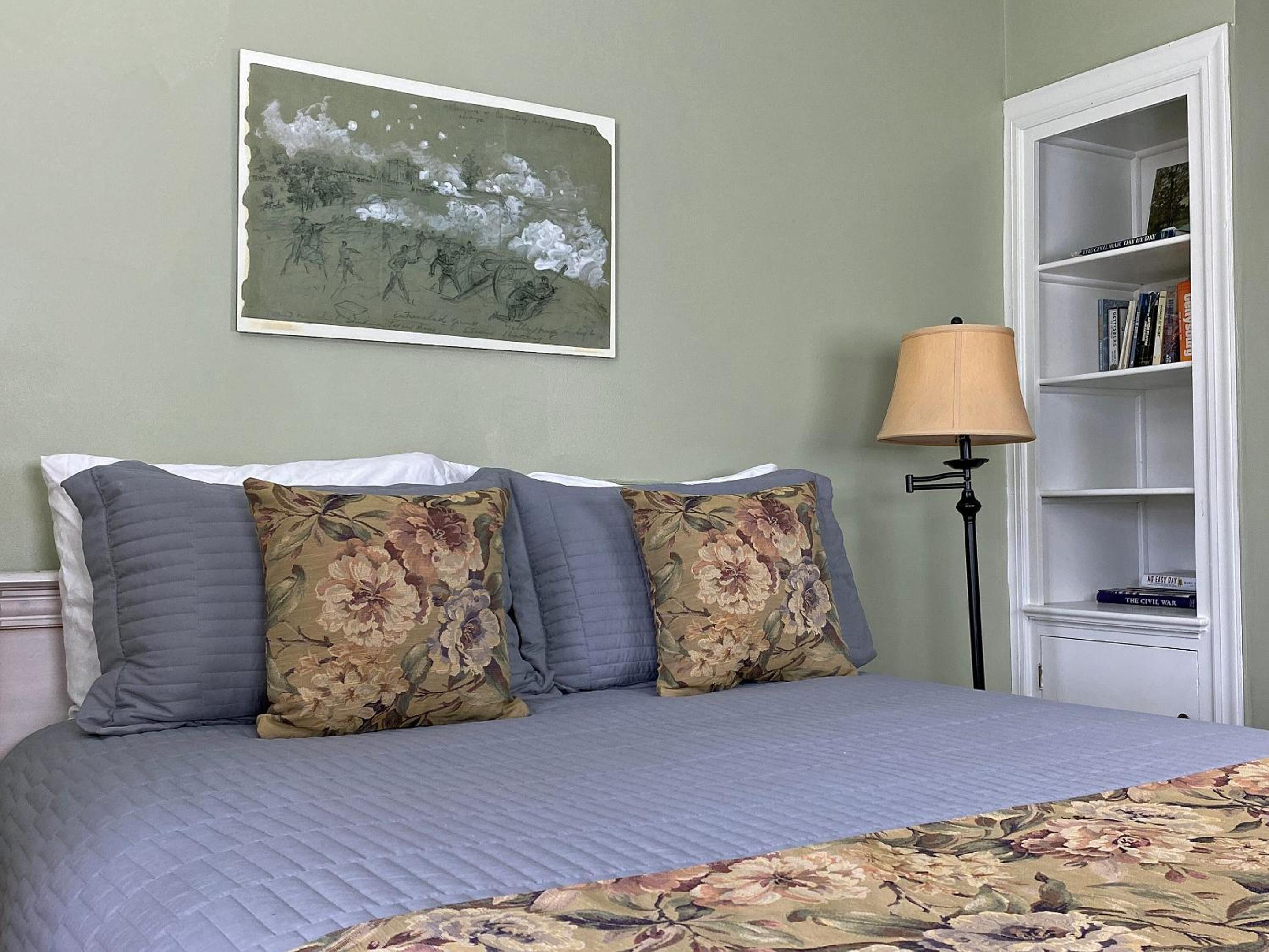 Queen Room photo 3