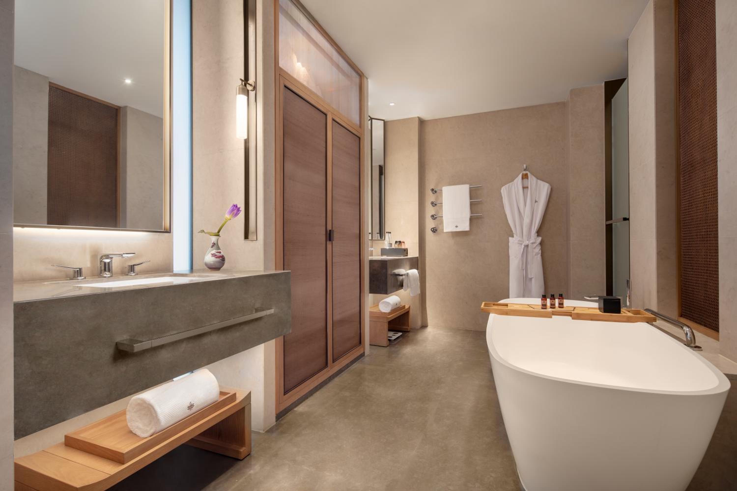 Deluxe Twin Room - Photo 2
