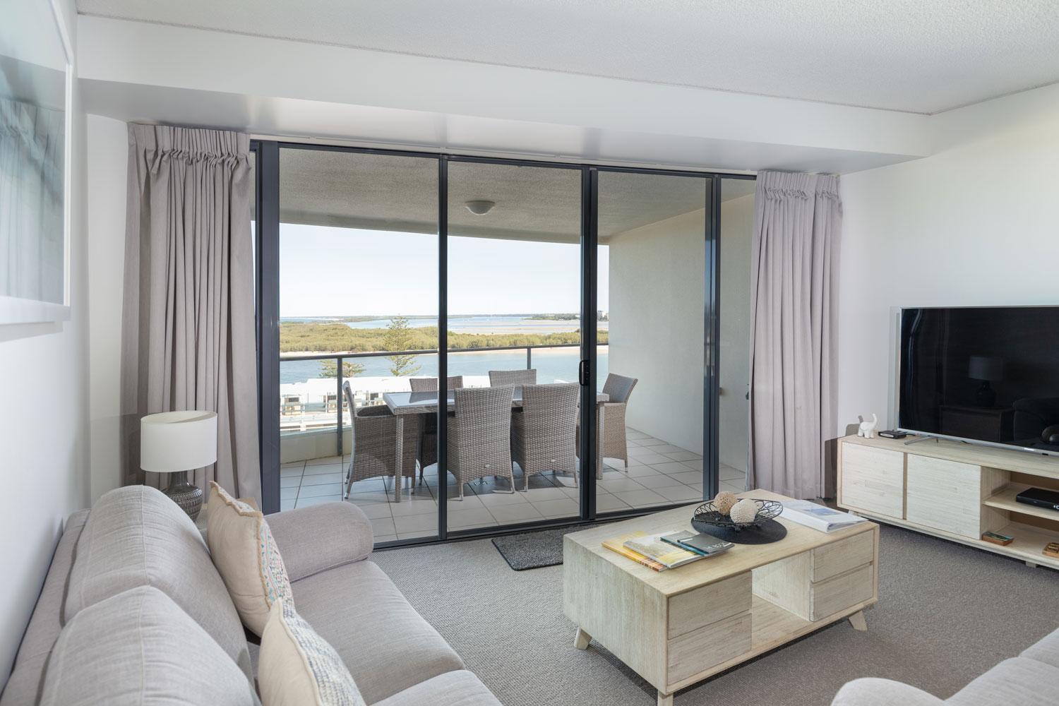 Two-Bedroom Apartment with Ocean View - A photo 2