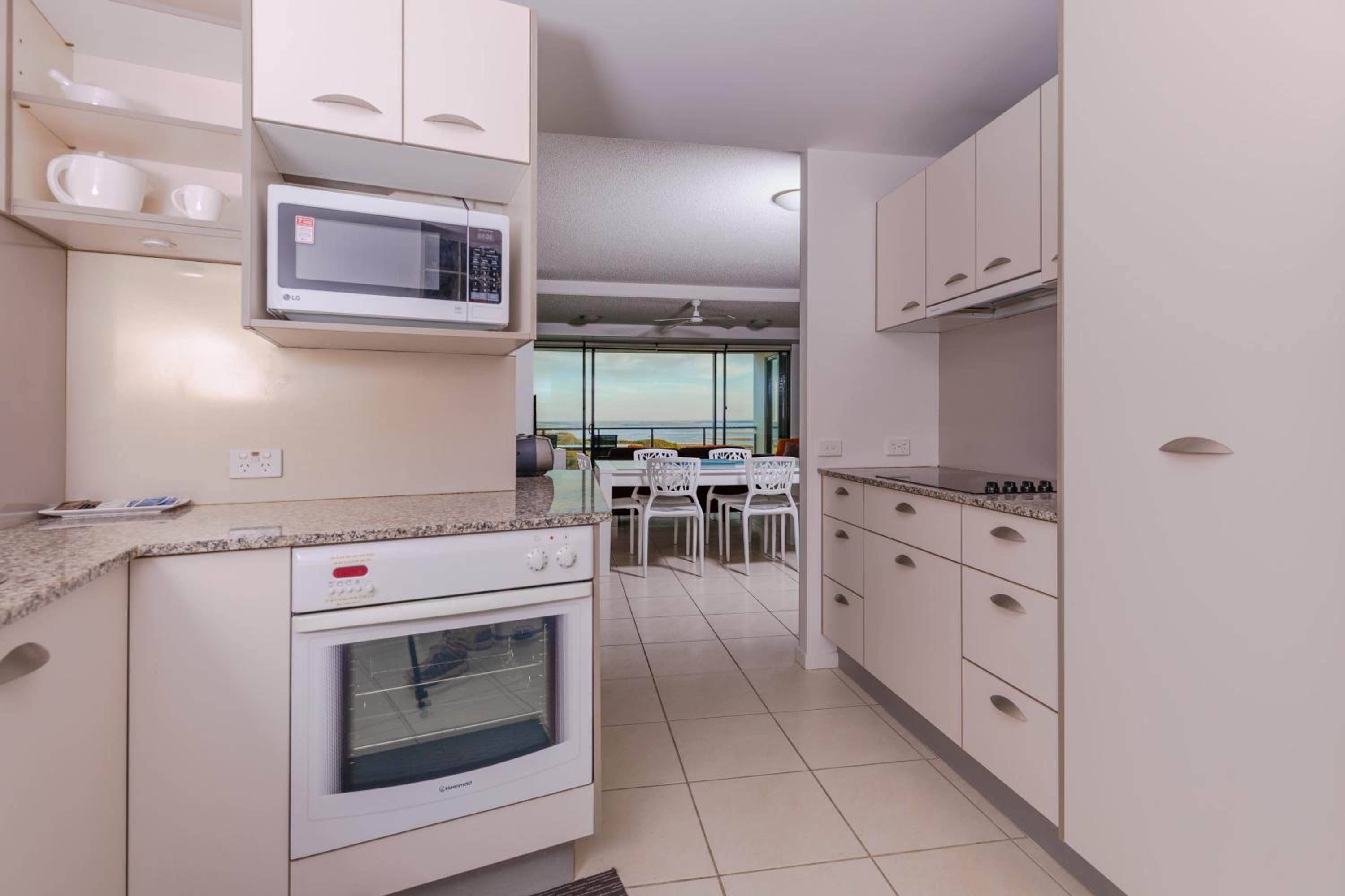  Three-Bedroom Apartment with Premium Ocean View photo 3