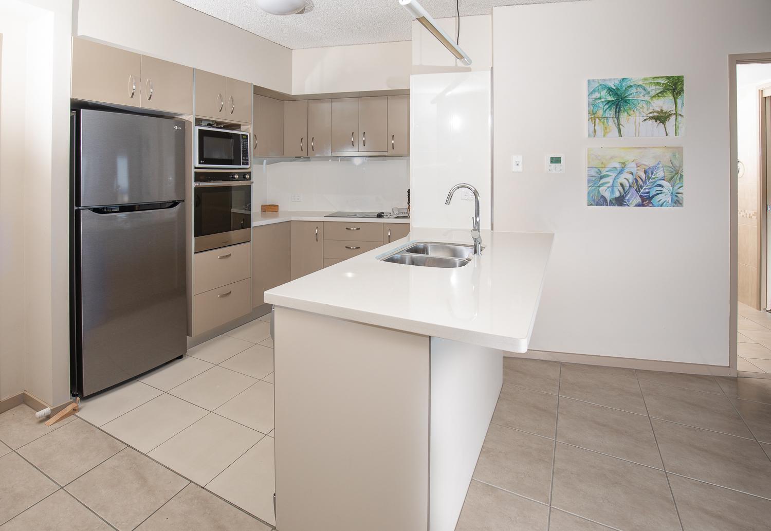  Three-Bedroom Apartment with Premium Ocean View photo 2