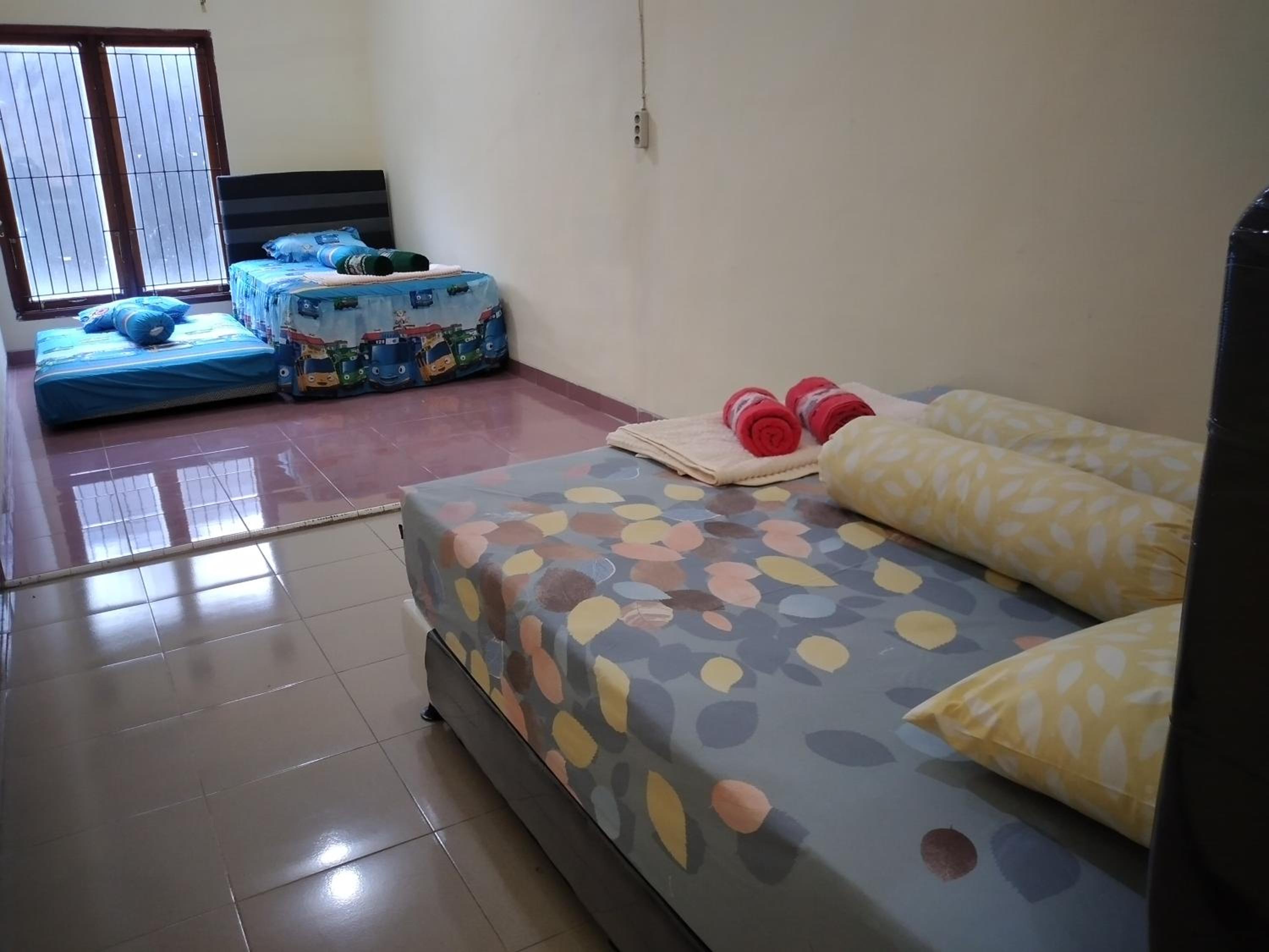 Four-Bedroom House photo 1