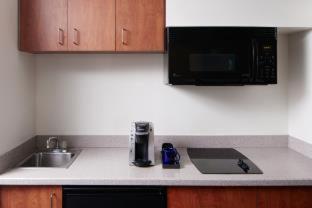 One-Bedroom Suite with Kitchenette  - Photo 4