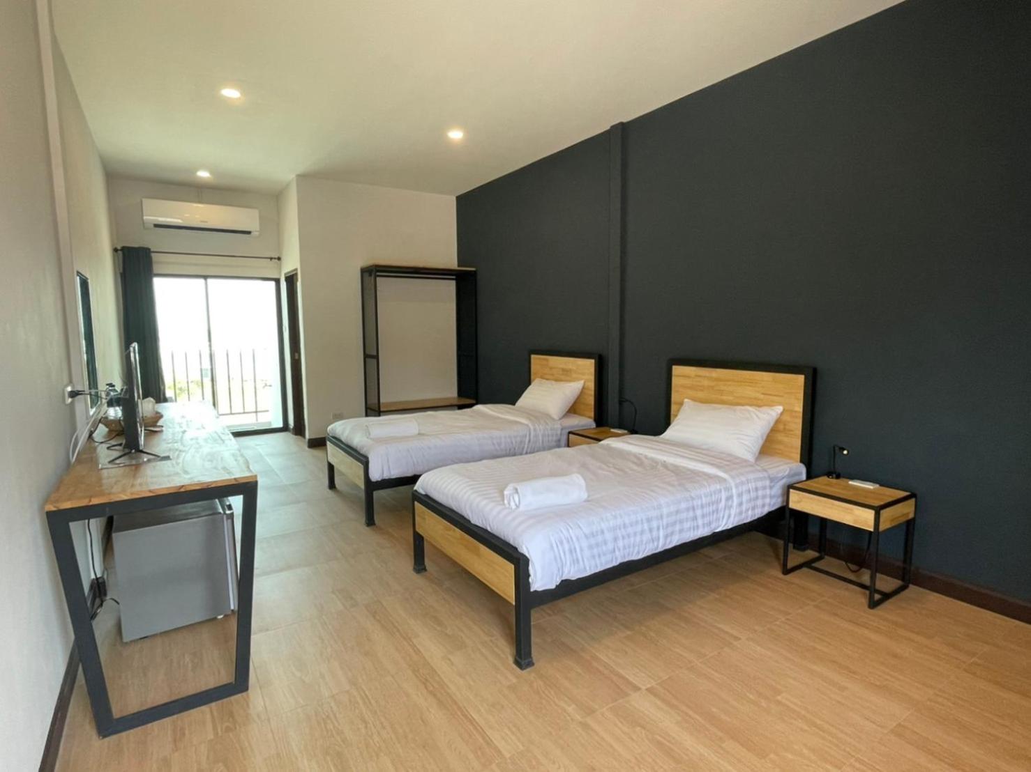 Standard Twin Room - Photo 6