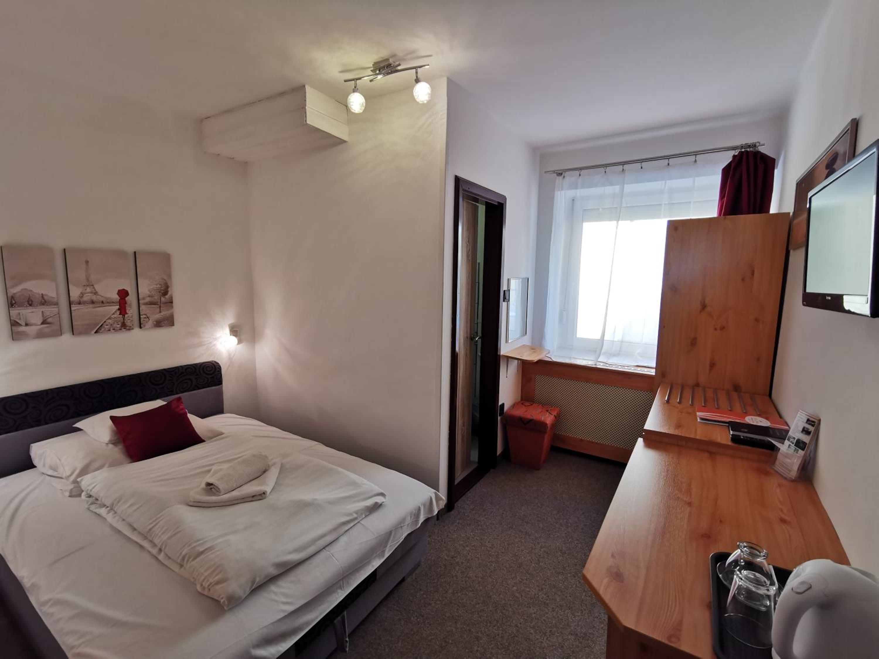 Single Room photo 3