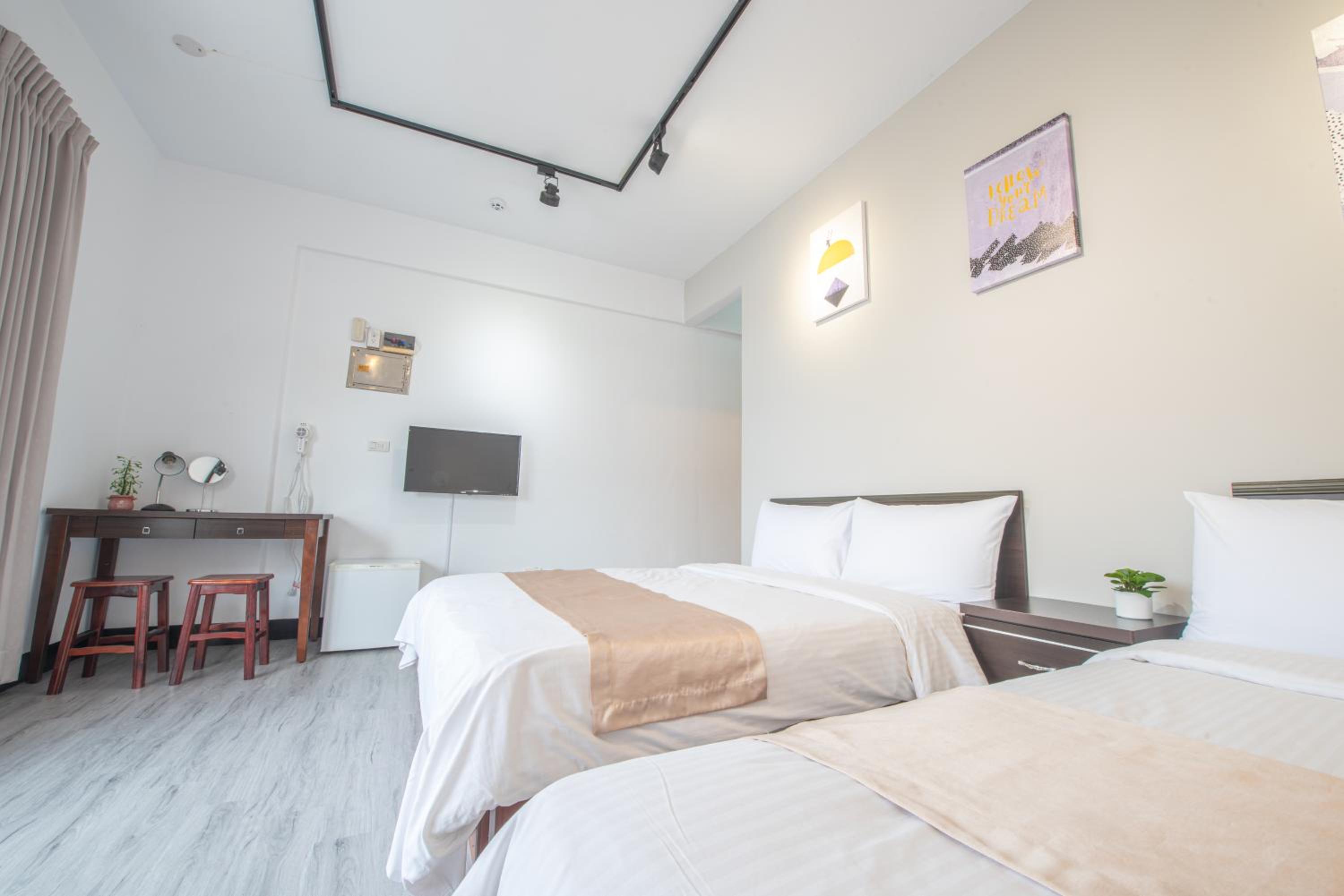 Quadruple Room with Private Bathroom