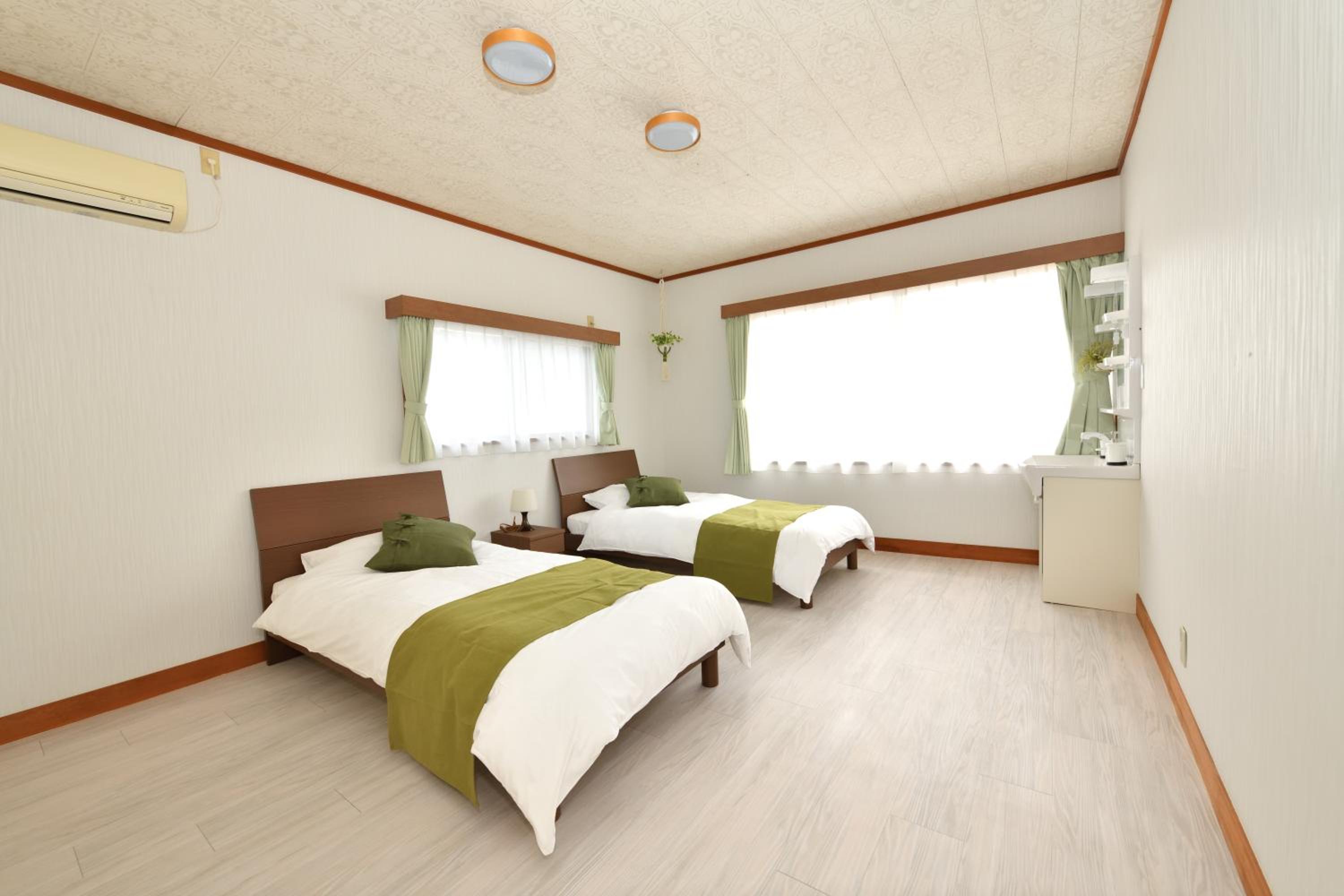 Four-Bedroom House - Photo 16