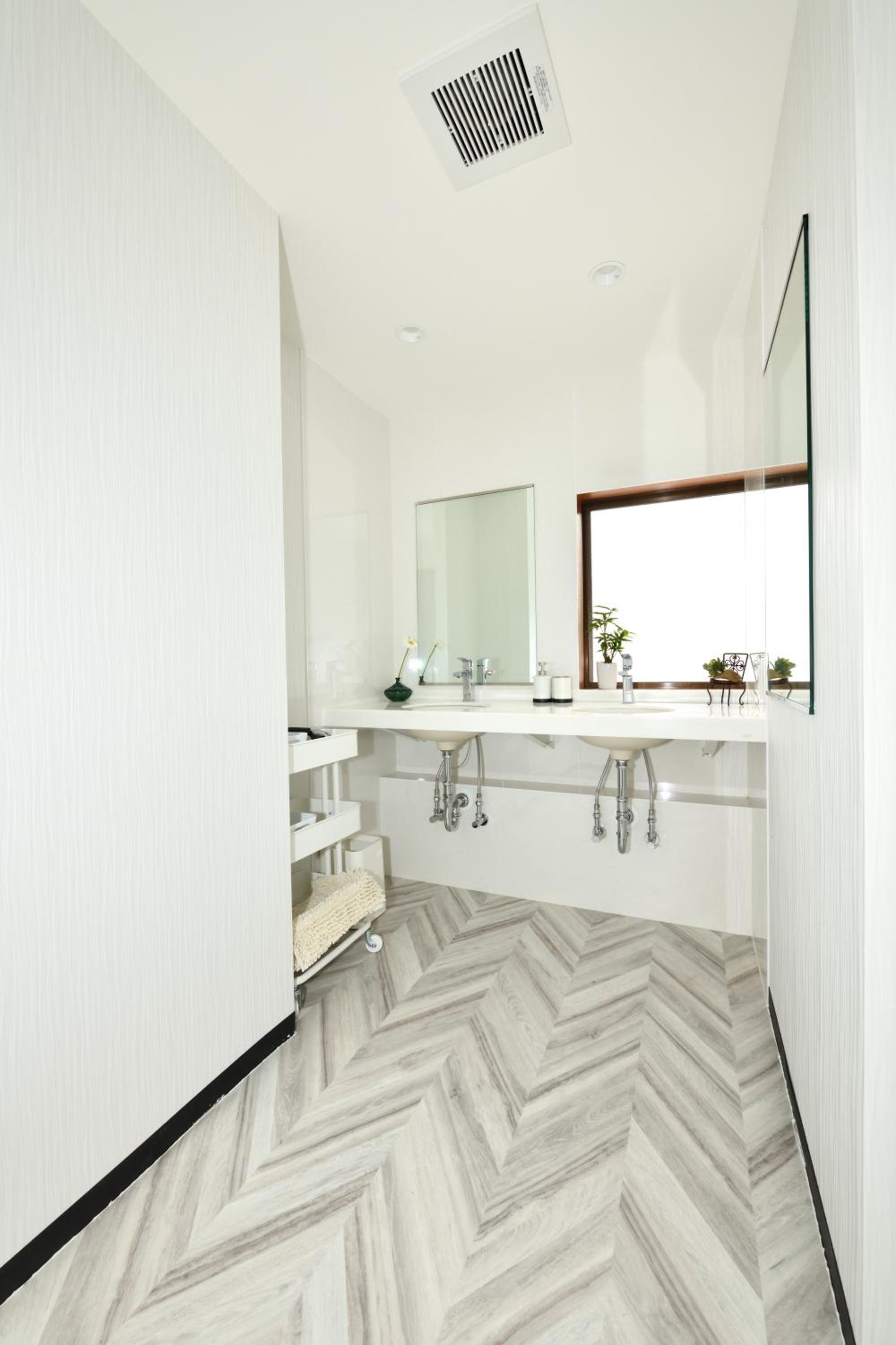 Four-Bedroom House - Photo 14