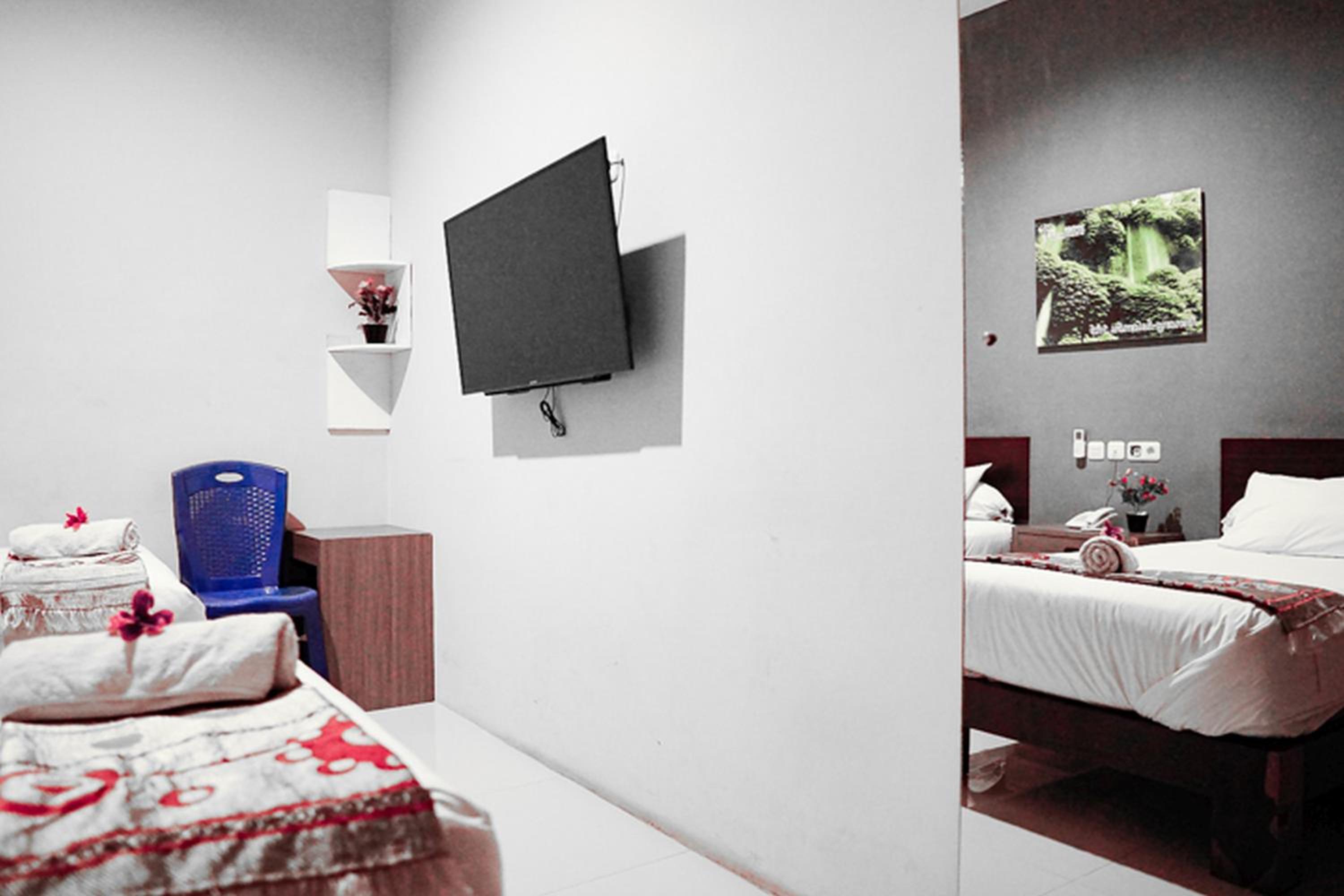 Twin Room - Photo 15