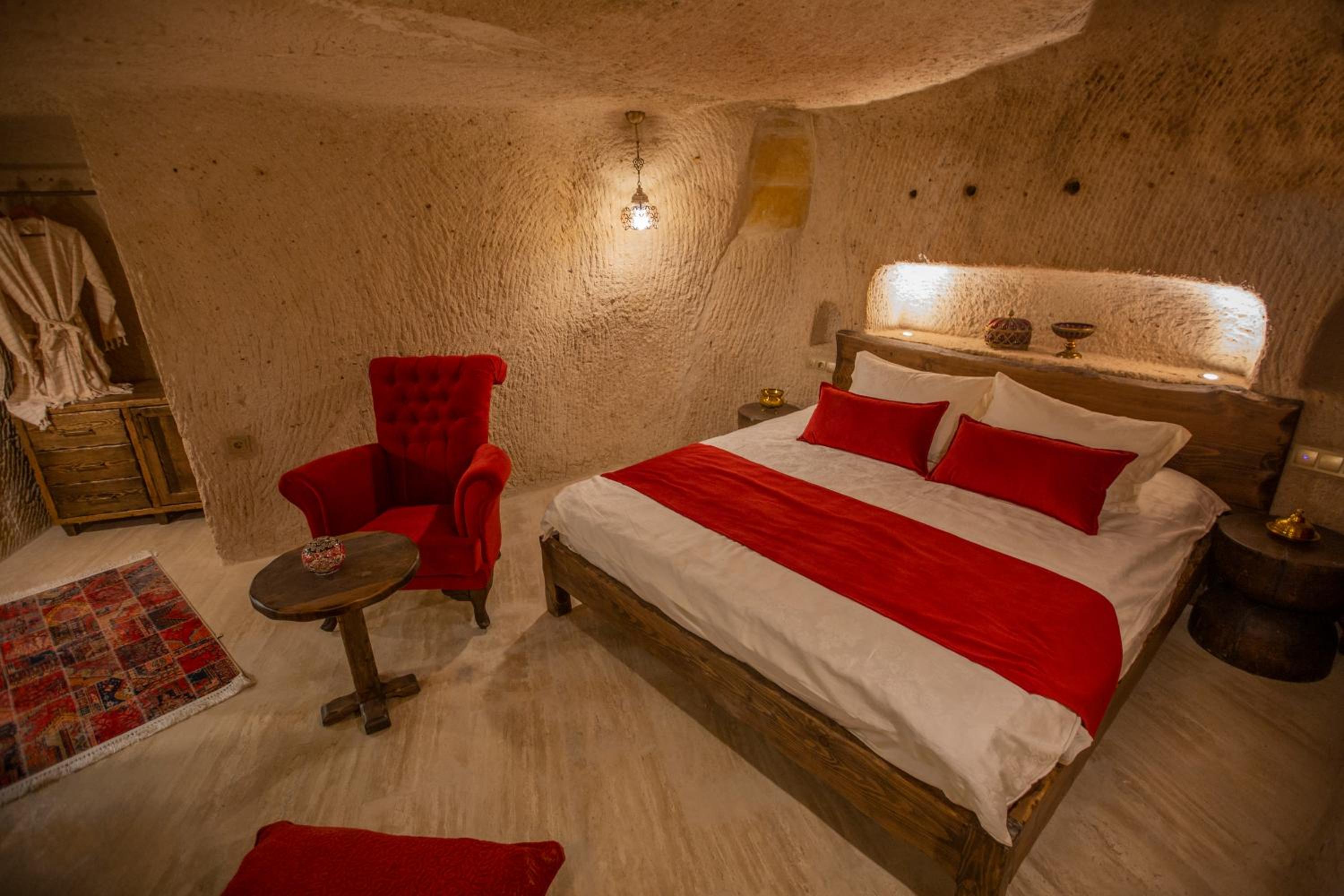 Deluxe Room - Photo 1