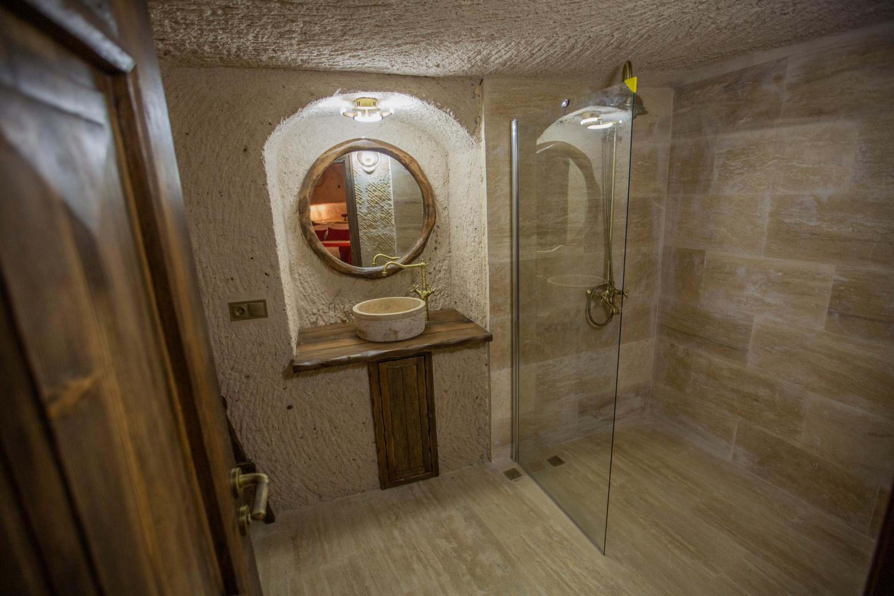 Deluxe Room - Photo 5