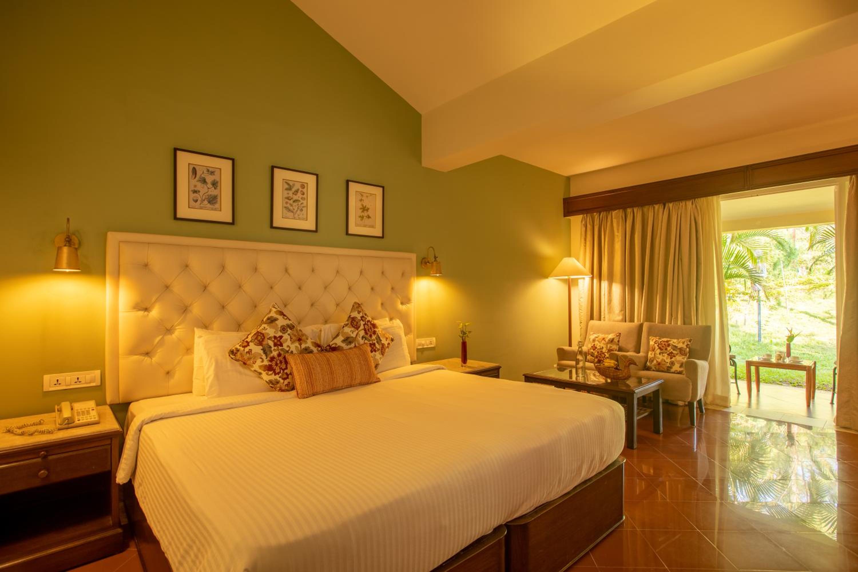 Cottage Queen Room with Garden View photo 3