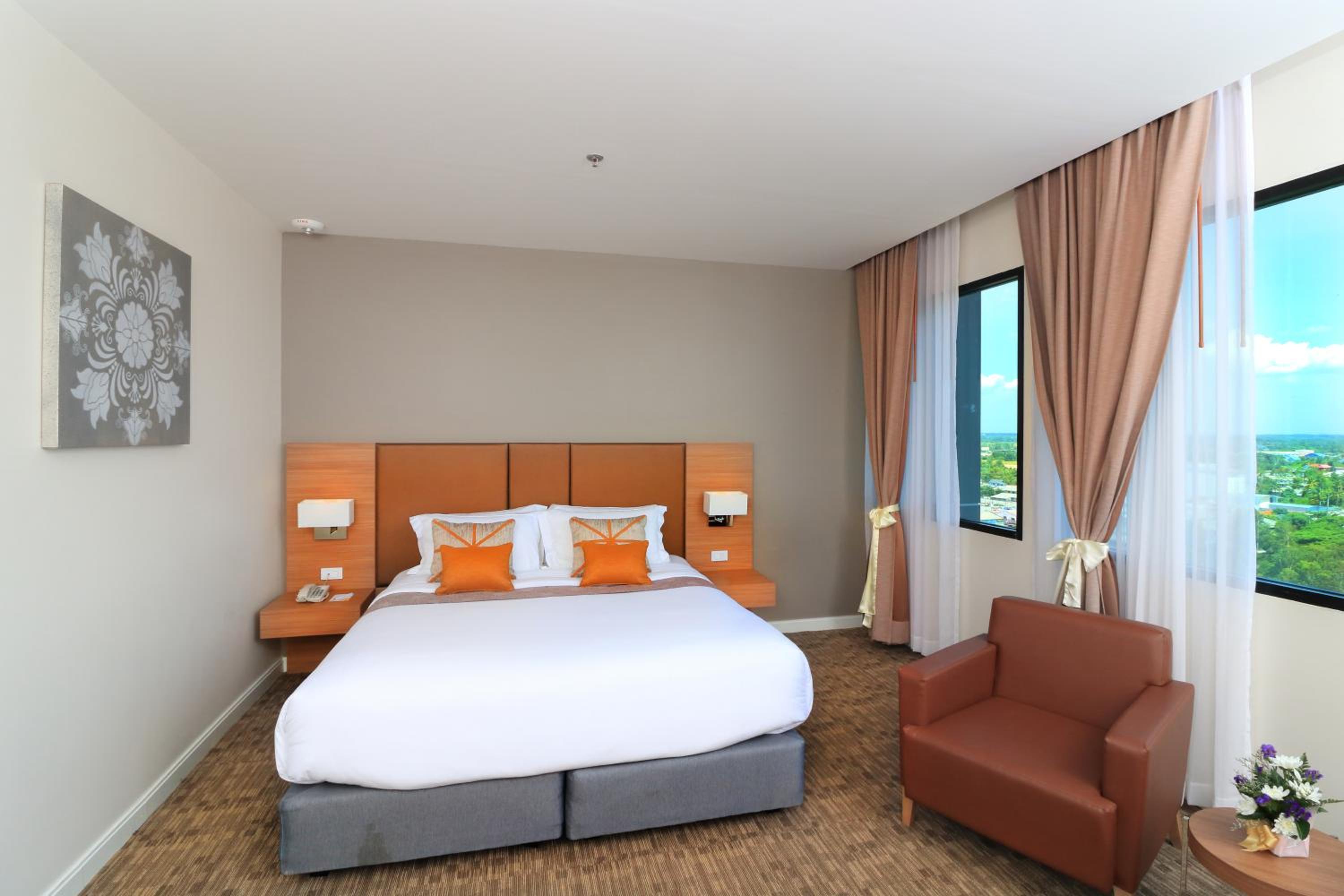 Deluxe King Room - Photo 4