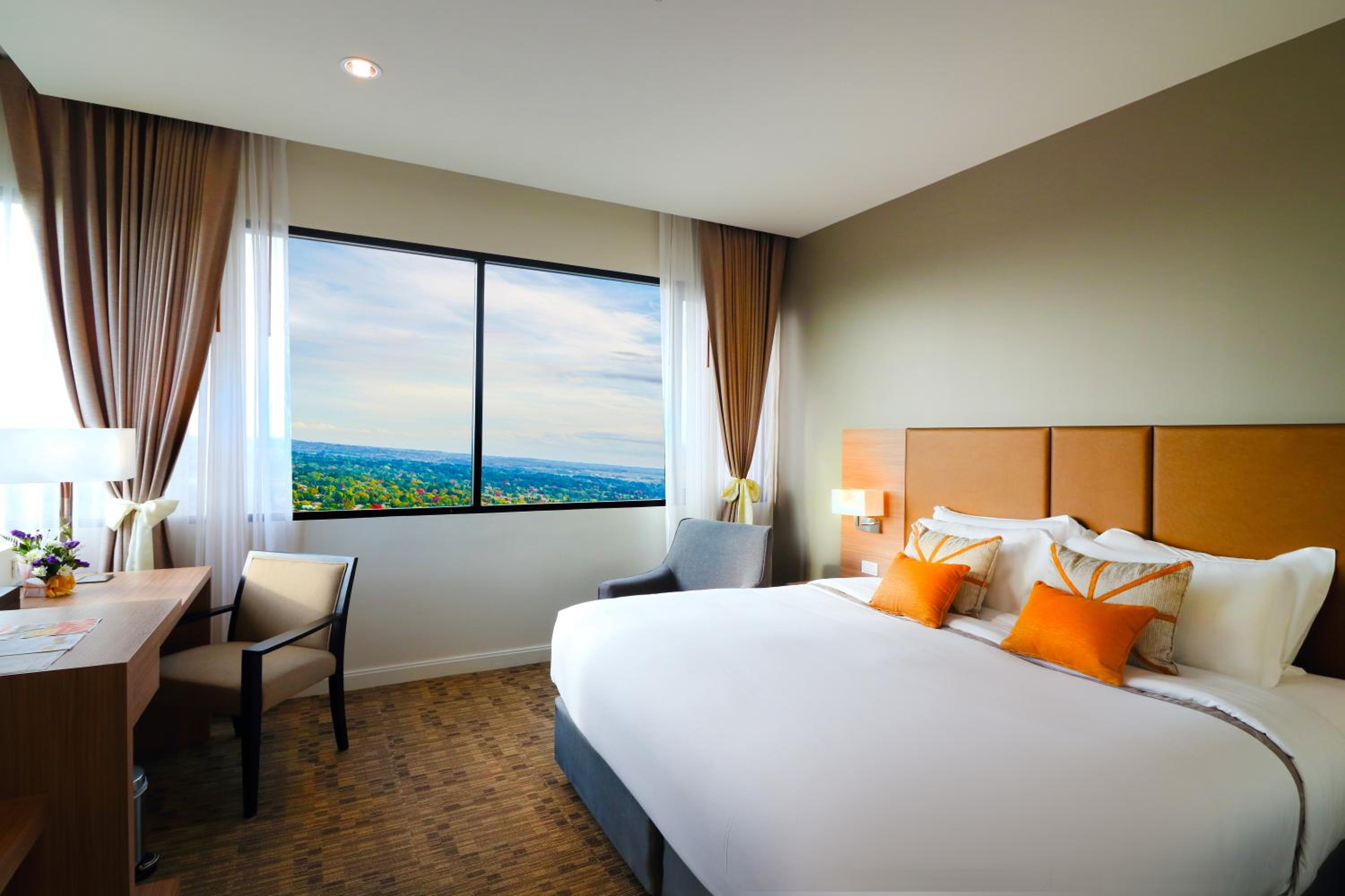 Deluxe King Room - Photo 5