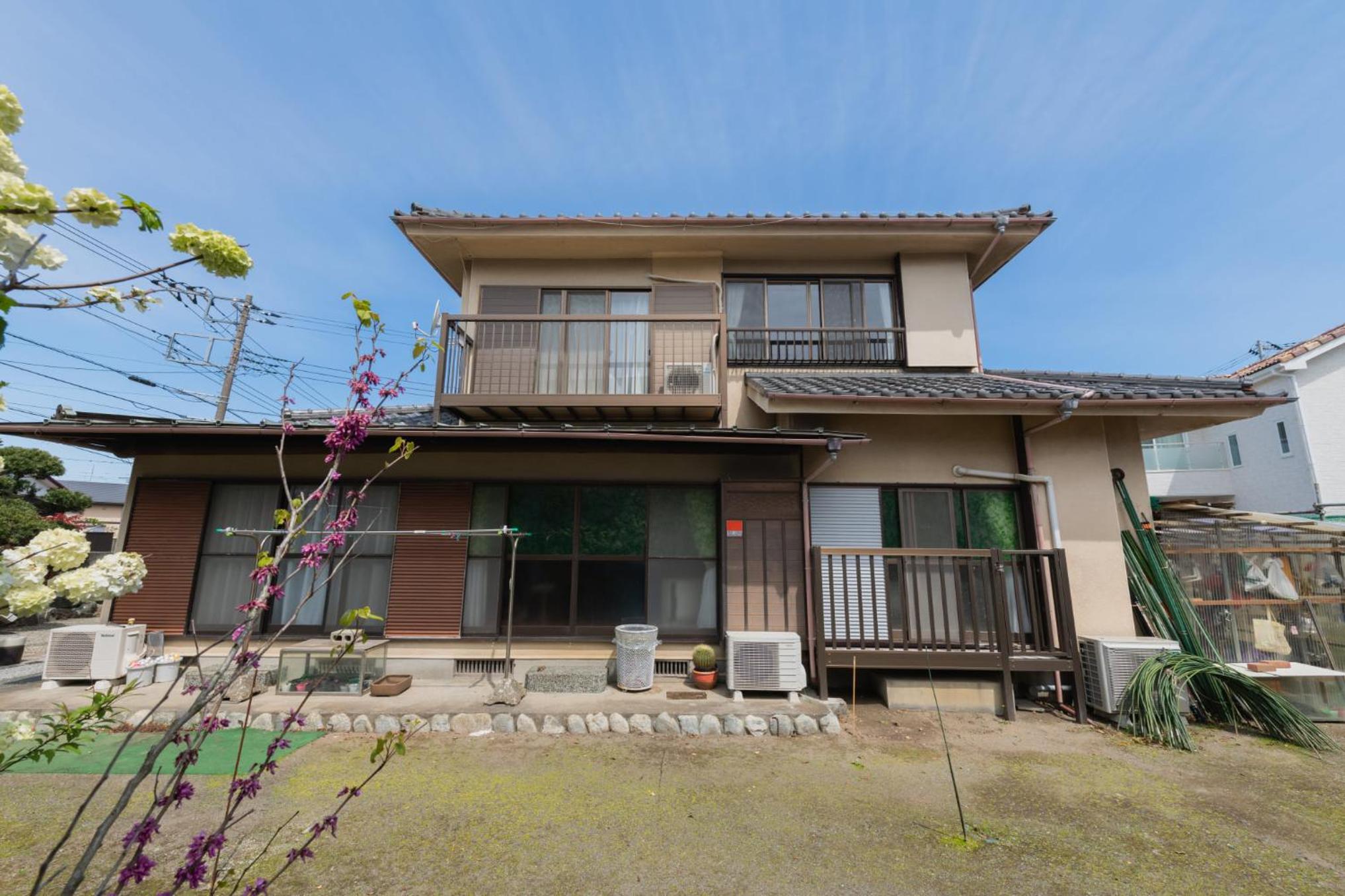 Four-Bedroom House - Photo 2