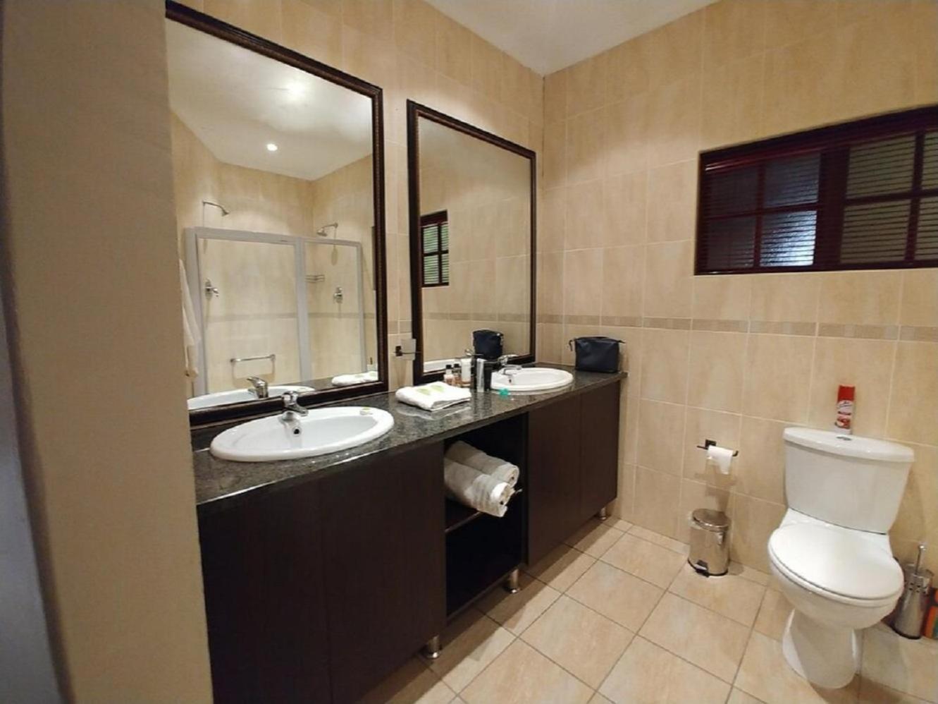 Executive Queen Room - Photo 11
