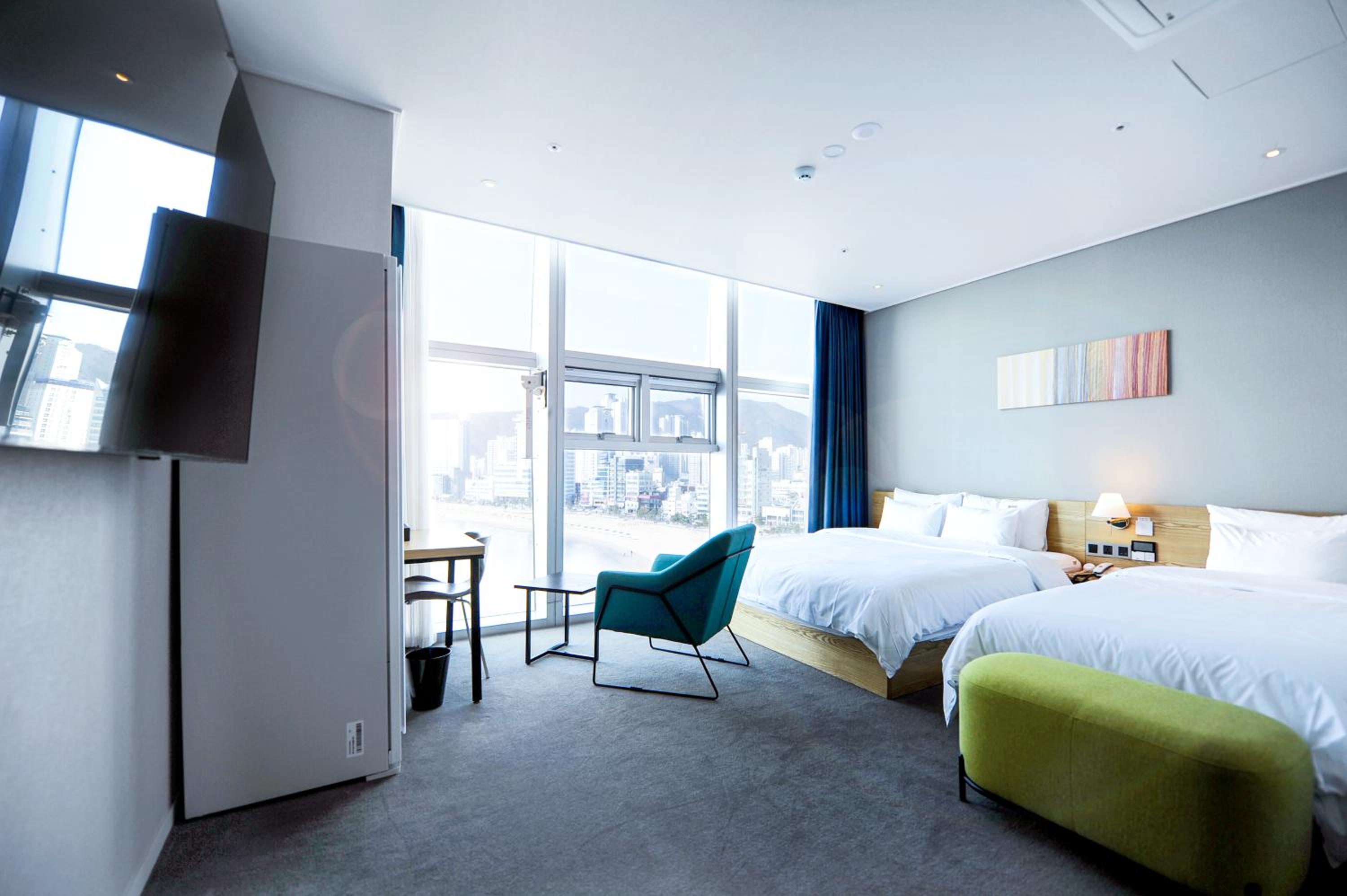 Superior Twin Room with Sea View - Photo 1