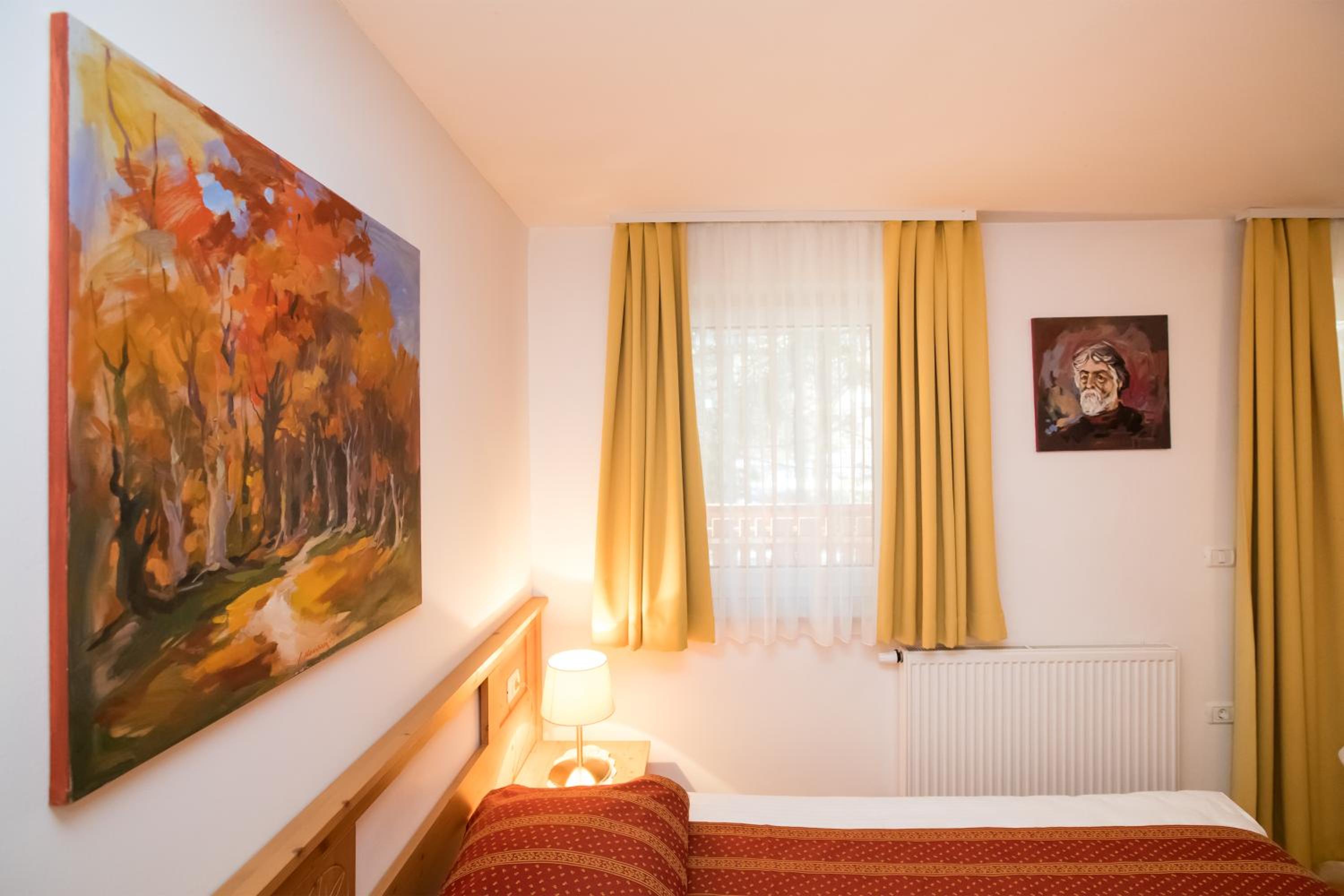 Triple Room with Balcony - Photo 5